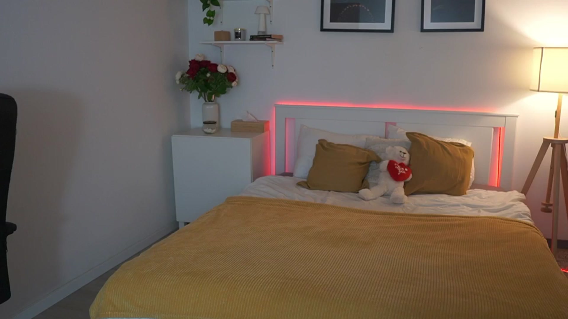 Gallery image thumbnail from Julia_Roca's myfreecams stream on, 04/30/2025, 14:06 image 18 of 20
