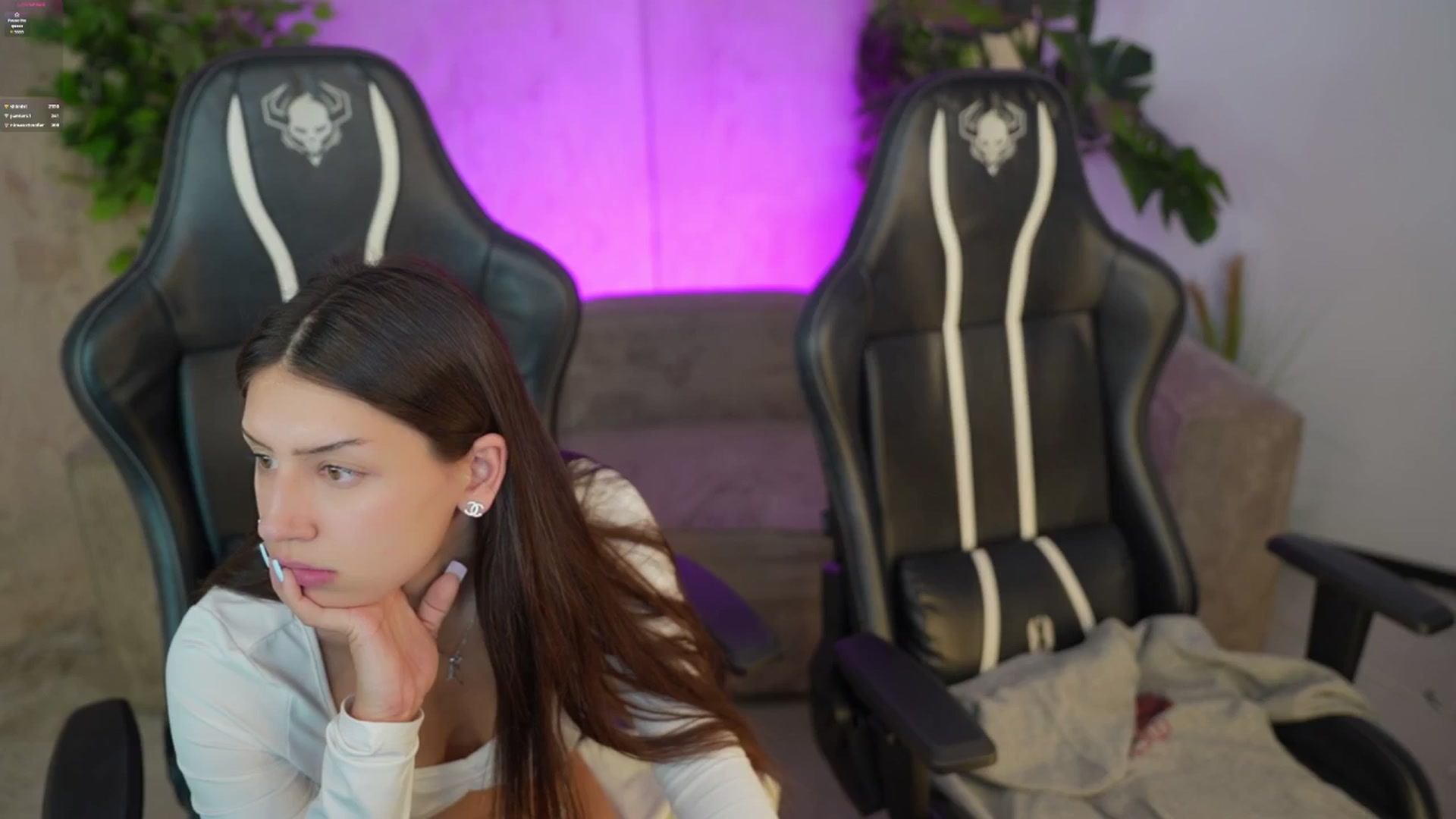 Gallery image thumbnail from Julia_Sky's myfreecams stream on, 07/11/2025, 16:50 image 7 of 20