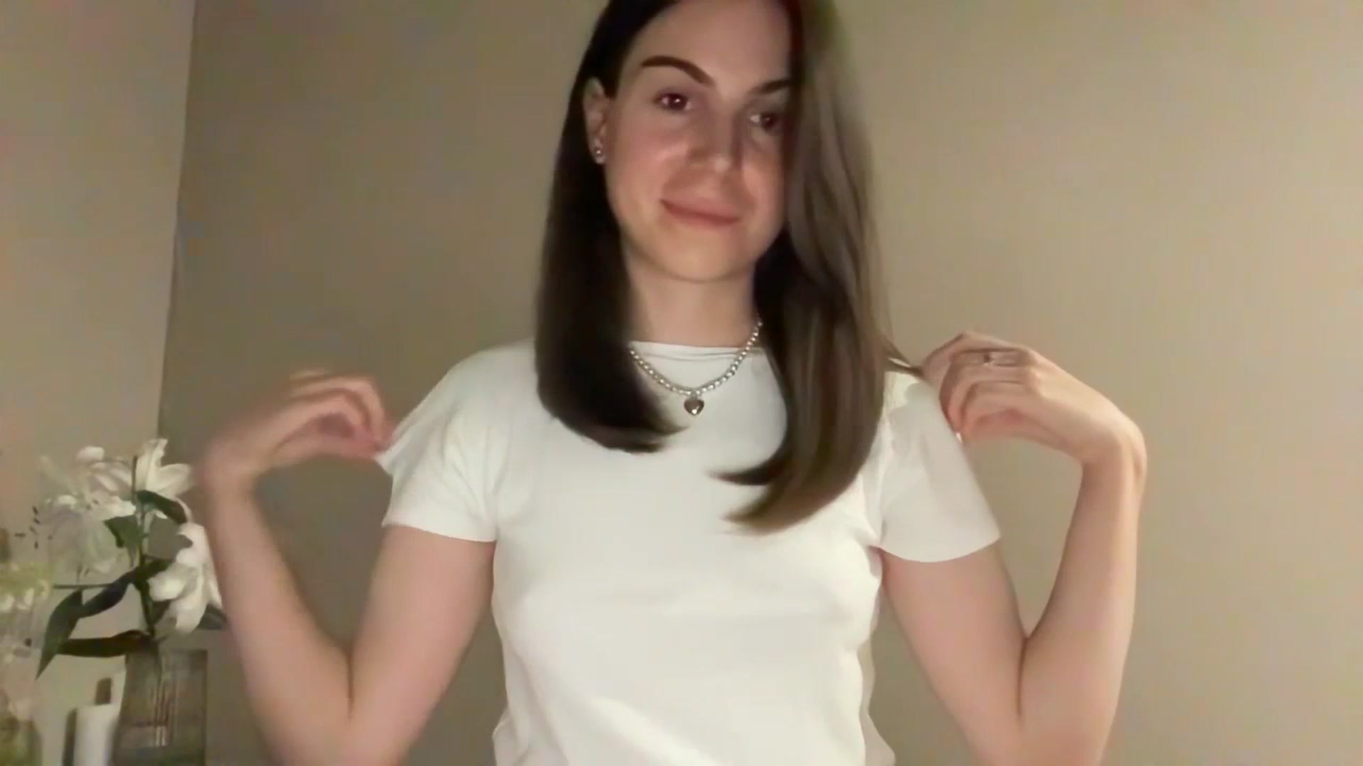 Gallery image thumbnail from Julia_Vegas's myfreecams stream on, 07/09/2023, 18:48 image 18 of 20