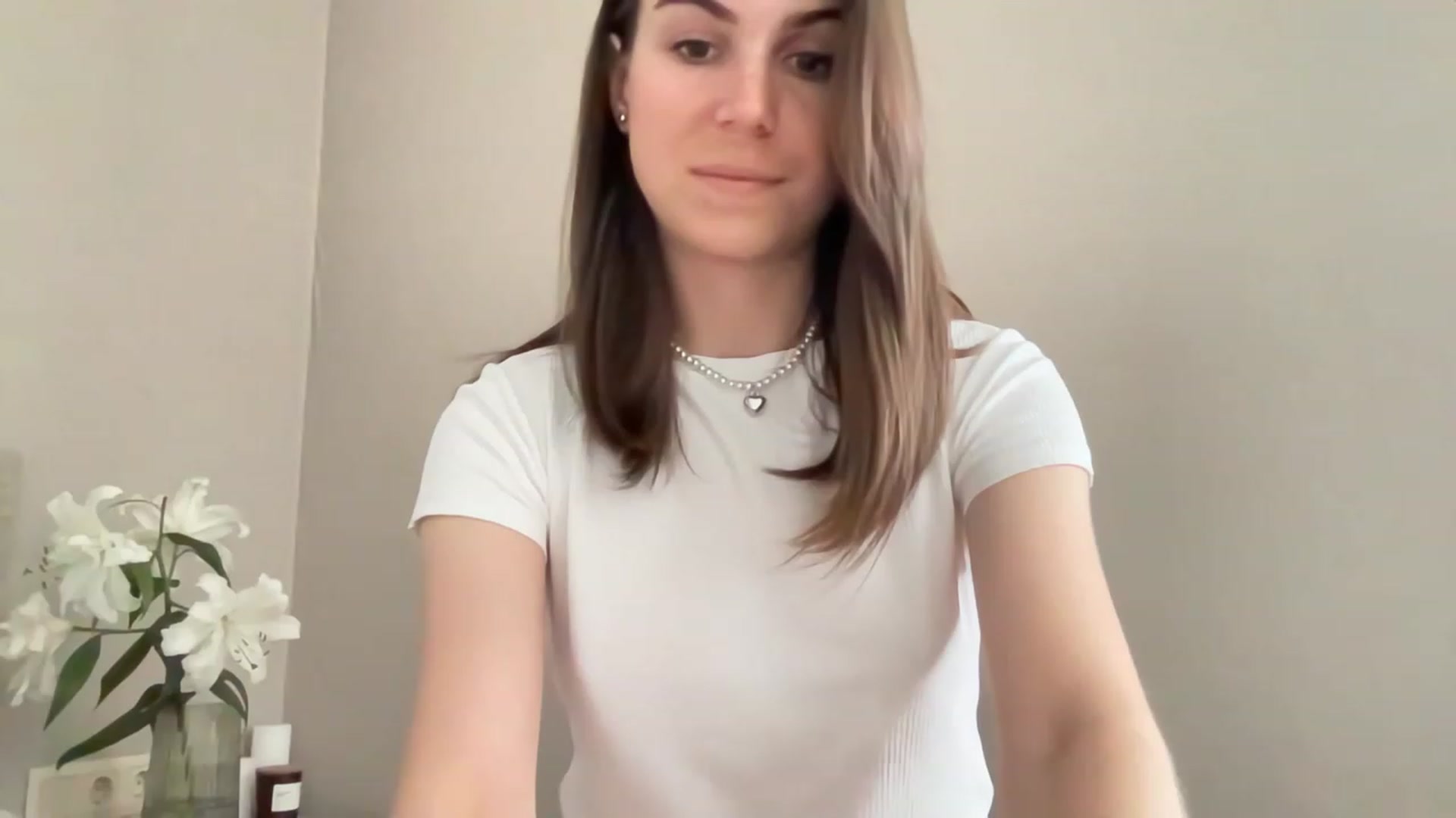 Gallery image thumbnail from Julia_Vegas's myfreecams stream on, 07/10/2023, 12:01 image 9 of 20