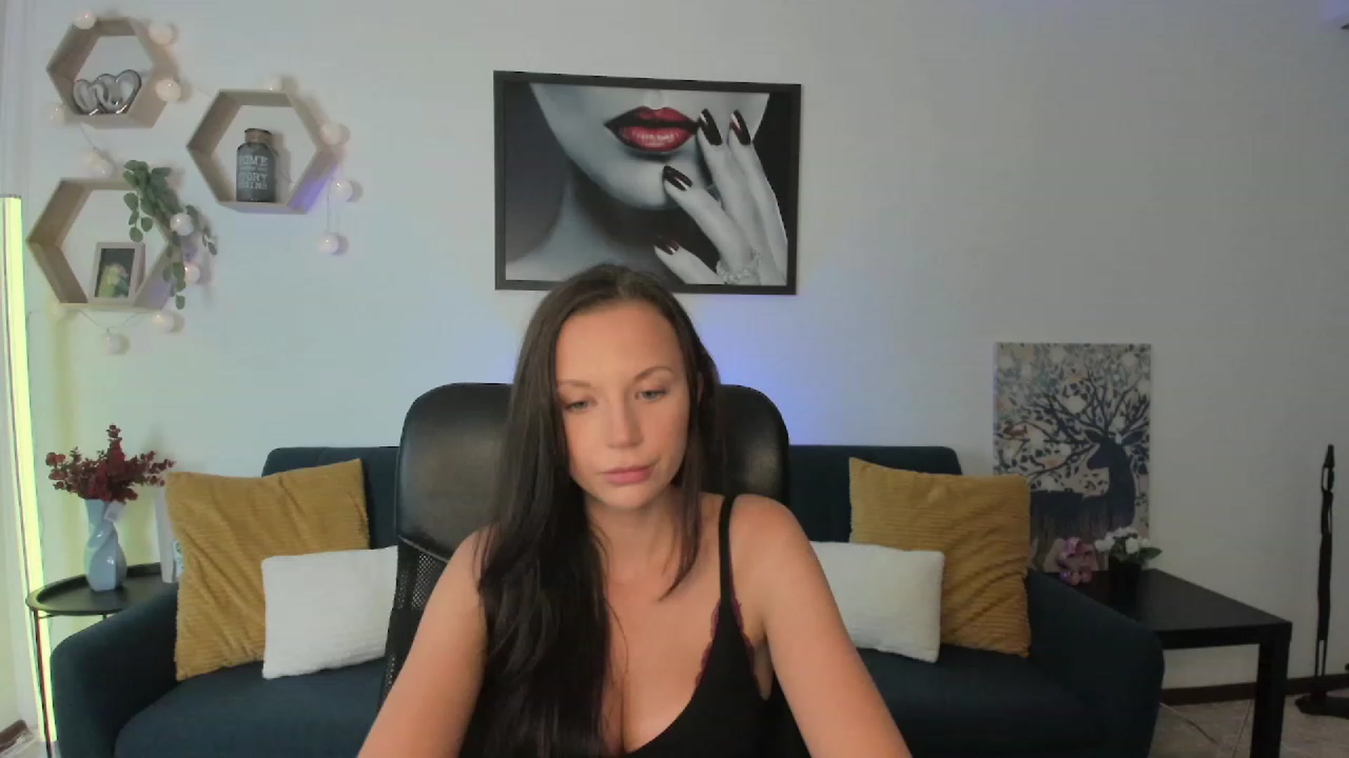 Gallery image thumbnail from Julia_W's myfreecams stream on, 08/14/2023, 18:20 image 18 of 20
