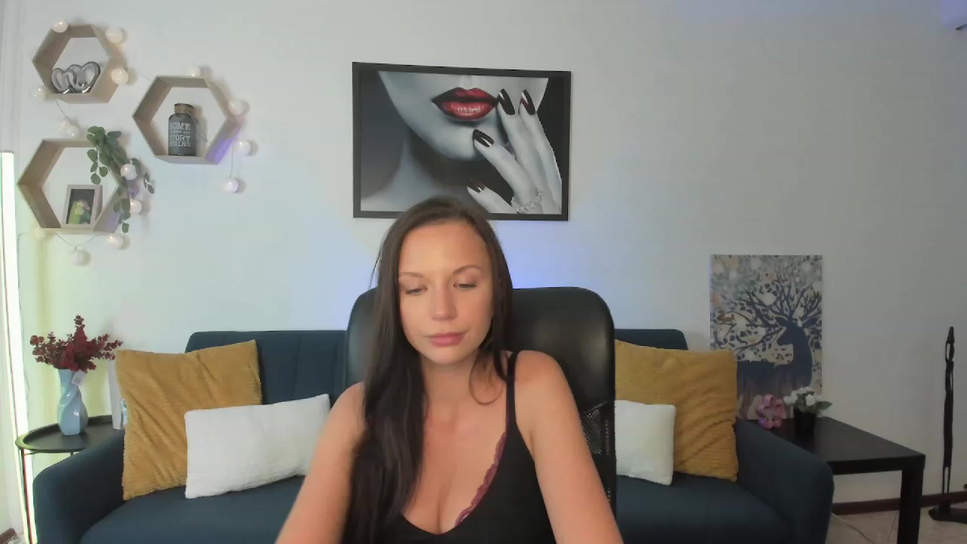 Gallery image thumbnail from Julia_W's myfreecams stream on, 08/14/2023, 22:48 image 5 of 20