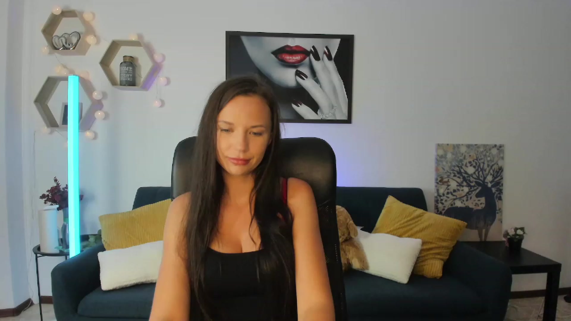 Gallery image thumbnail from Julia_W's myfreecams stream on, 08/27/2023, 21:15 image 4 of 20
