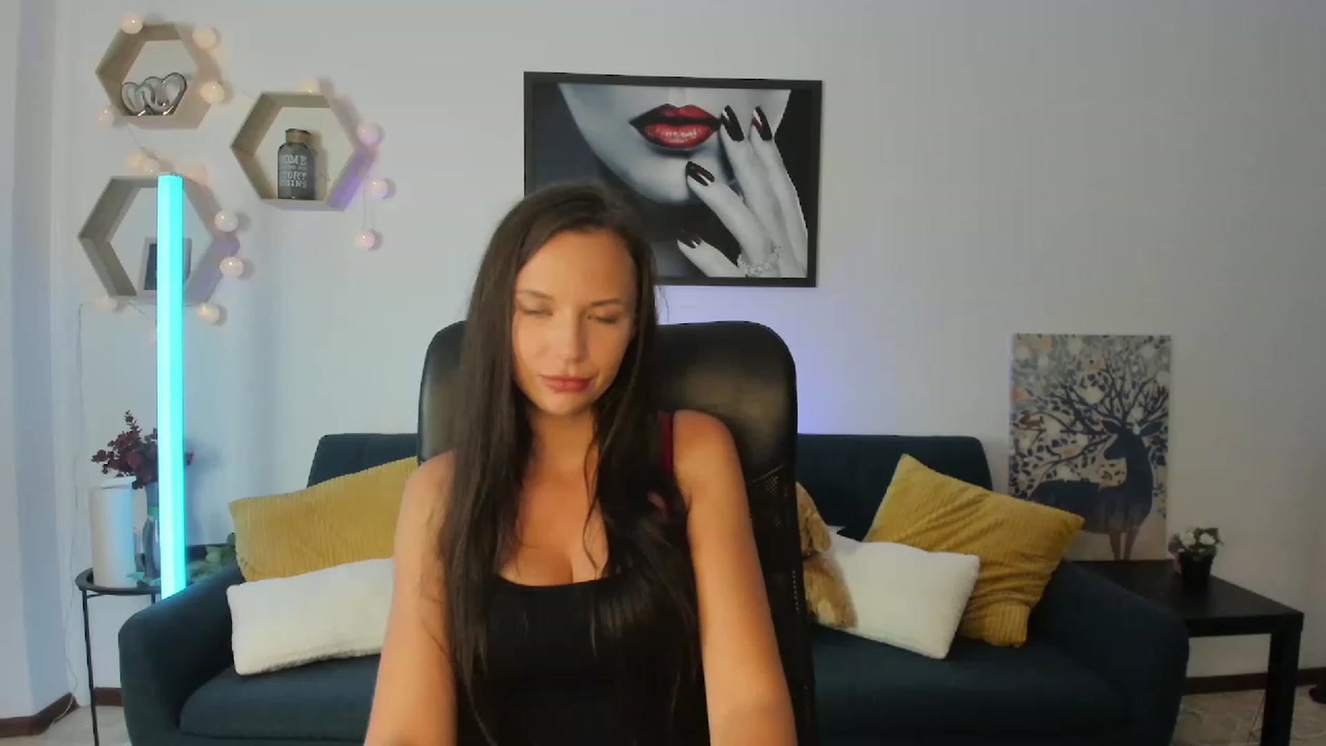 Gallery image thumbnail from Julia_W's myfreecams stream on, 08/27/2023, 21:15 image 13 of 20