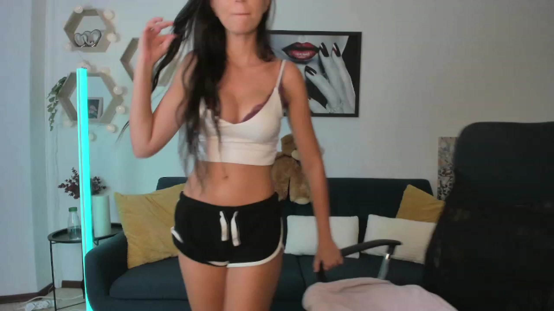 Gallery image thumbnail from Julia_W's myfreecams stream on, 09/01/2023, 21:46 image 18 of 20