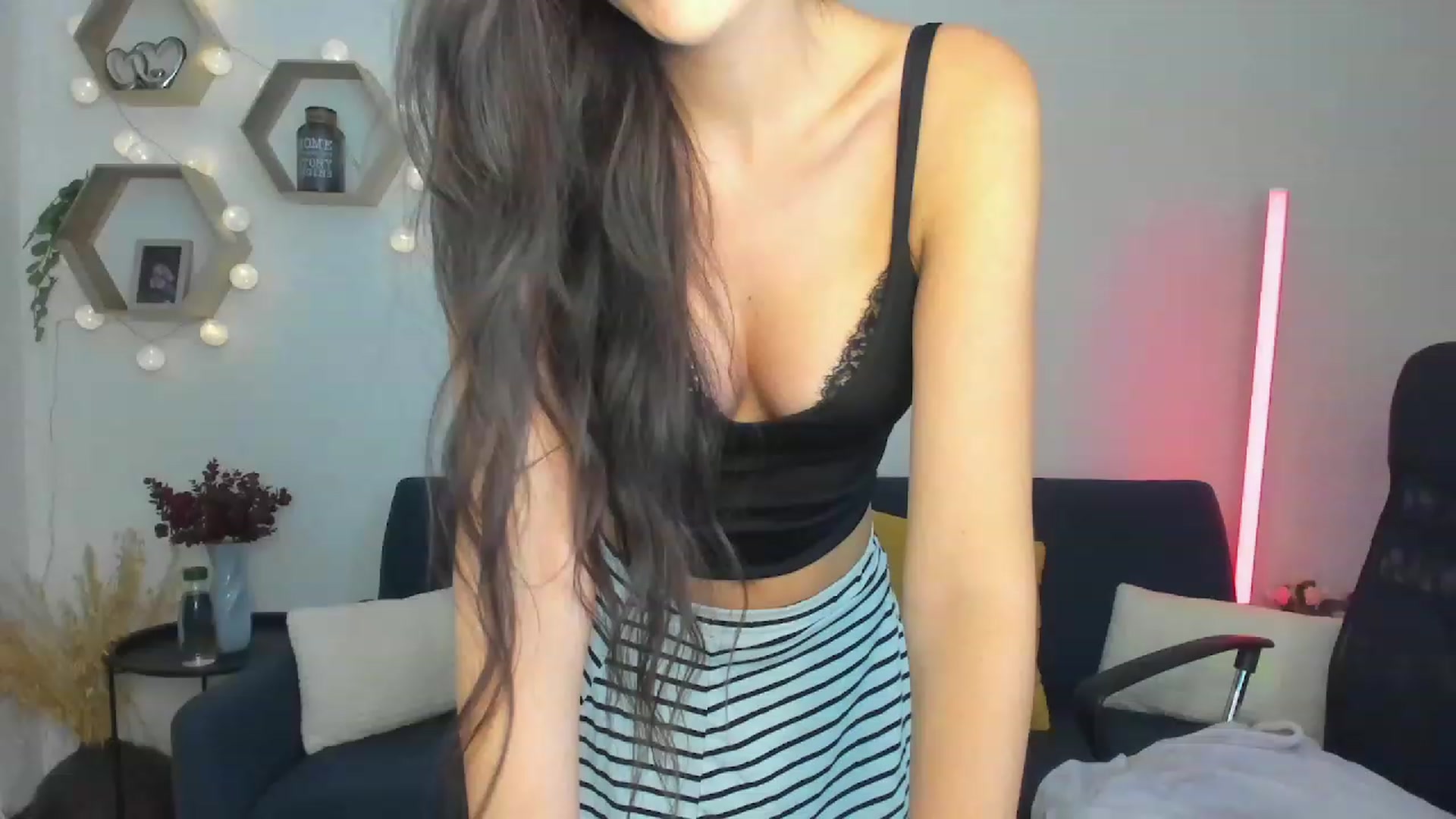 Gallery image thumbnail from Julia_W's myfreecams stream on, 09/10/2023, 18:55 image 17 of 20