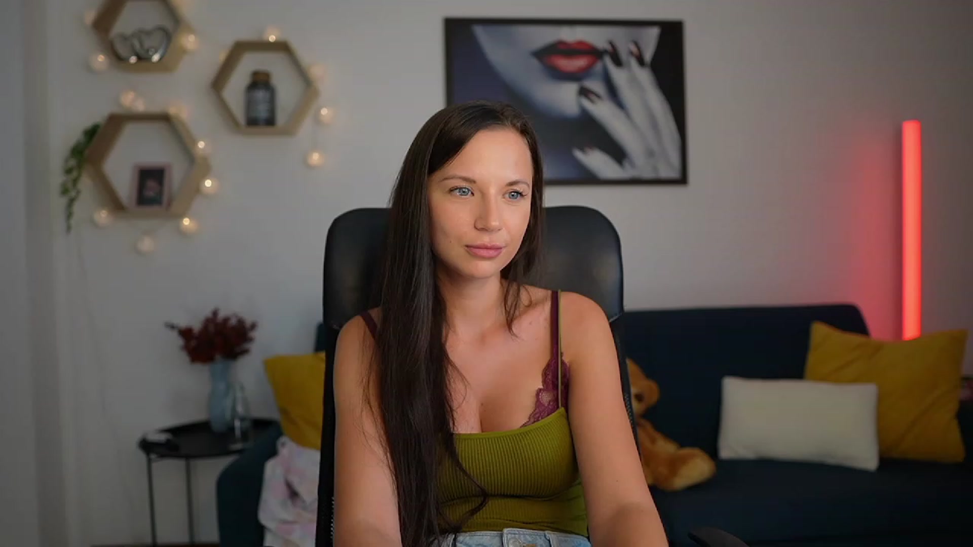 Gallery image thumbnail from Julia_W's myfreecams stream on, 09/12/2023, 22:28 image 2 of 20