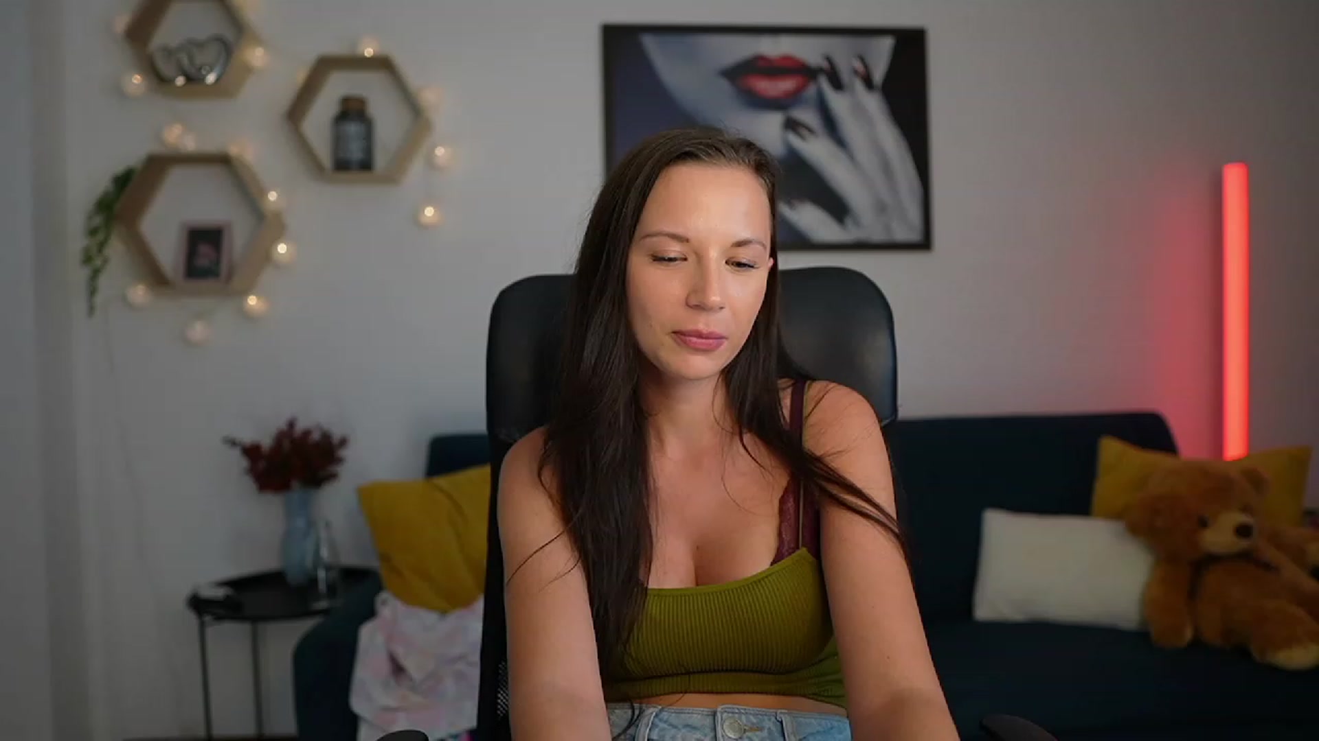 Gallery image thumbnail from Julia_W's myfreecams stream on, 09/12/2023, 22:28 image 20 of 20