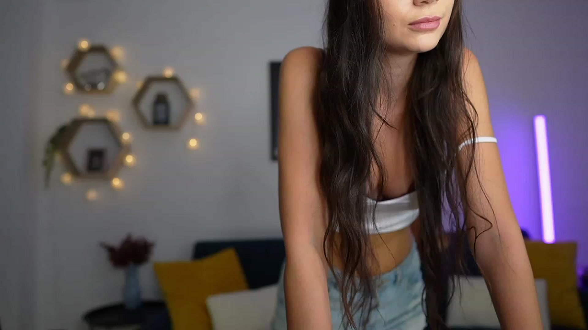 Gallery image thumbnail from Julia_W's myfreecams stream on, 09/19/2023, 19:45 image 14 of 20