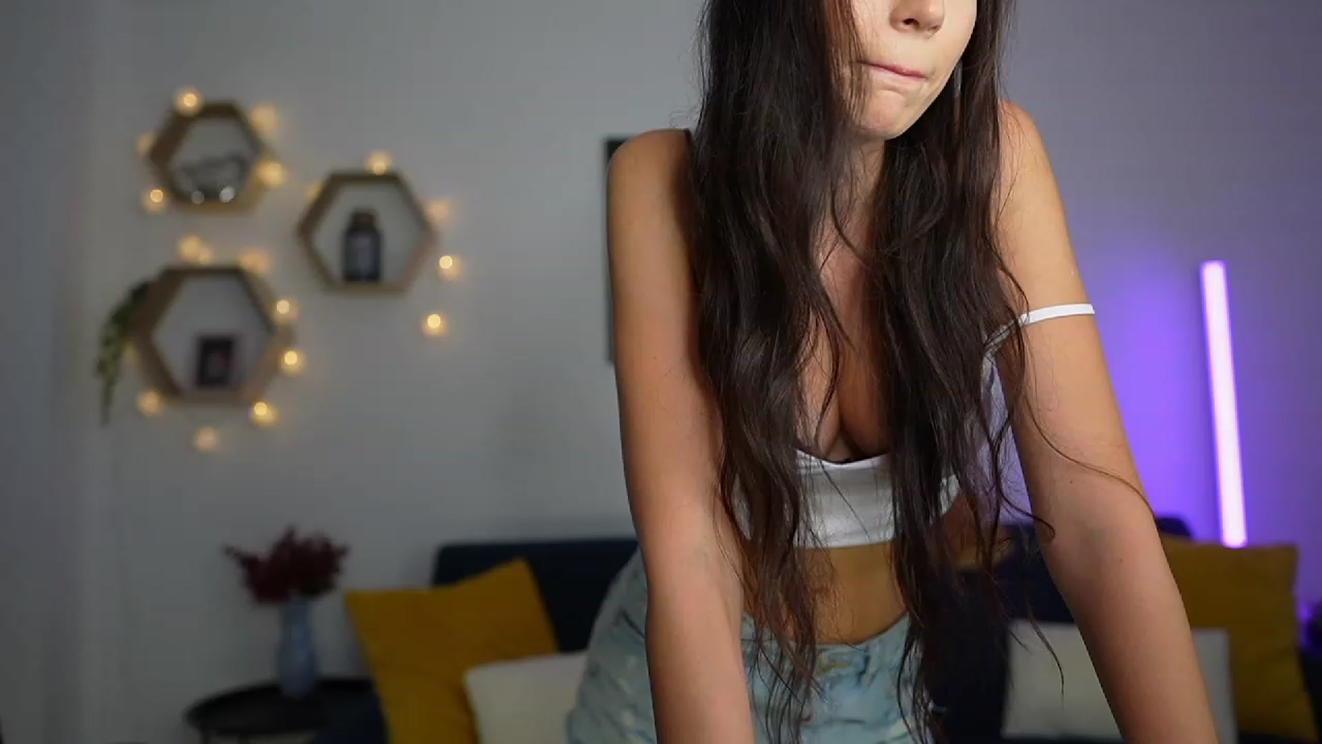 Gallery image thumbnail from Julia_W's myfreecams stream on, 09/19/2023, 19:45 image 15 of 20