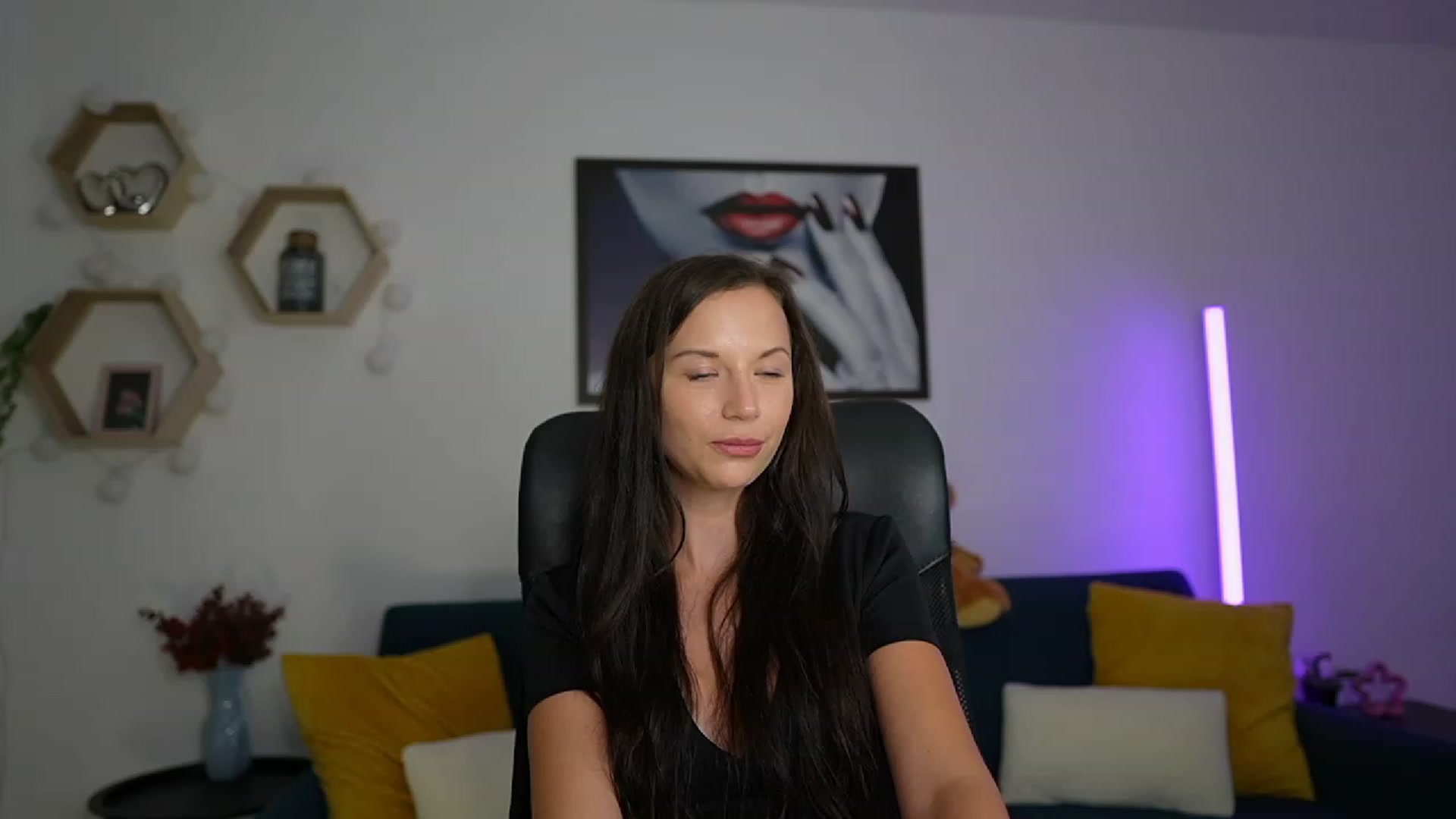 Gallery image thumbnail from Julia_W's myfreecams stream on, 09/20/2023, 21:34 image 2 of 20