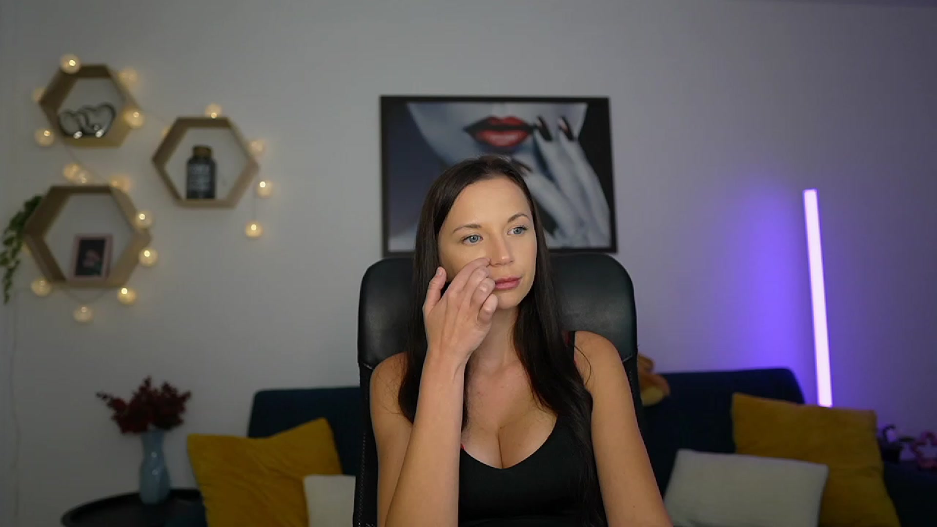 Gallery image thumbnail from Julia_W's myfreecams stream on, 09/24/2023, 19:19 image 2 of 20