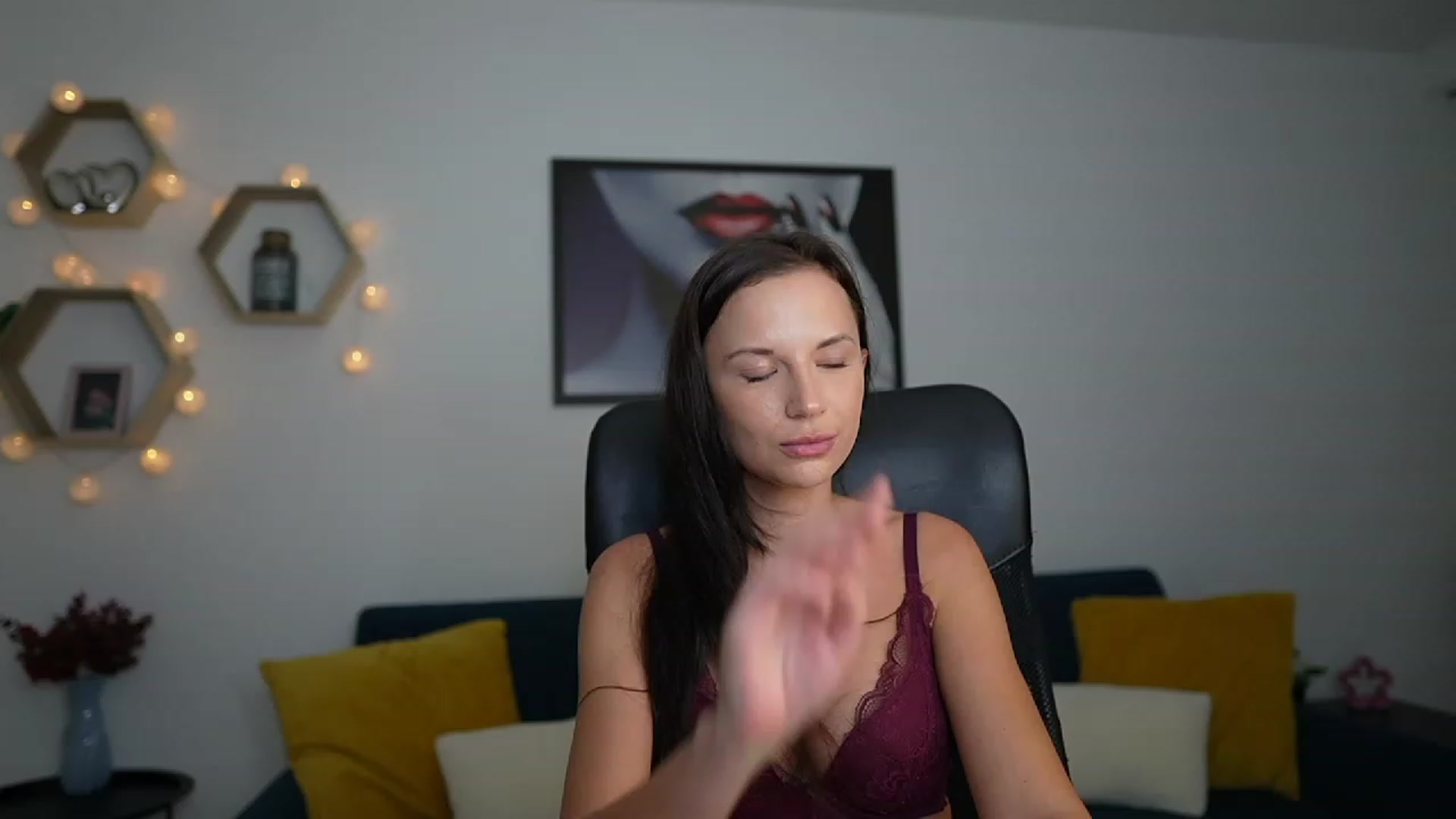 Gallery image thumbnail from Julia_W's myfreecams stream on, 09/26/2023, 21:12 image 8 of 20