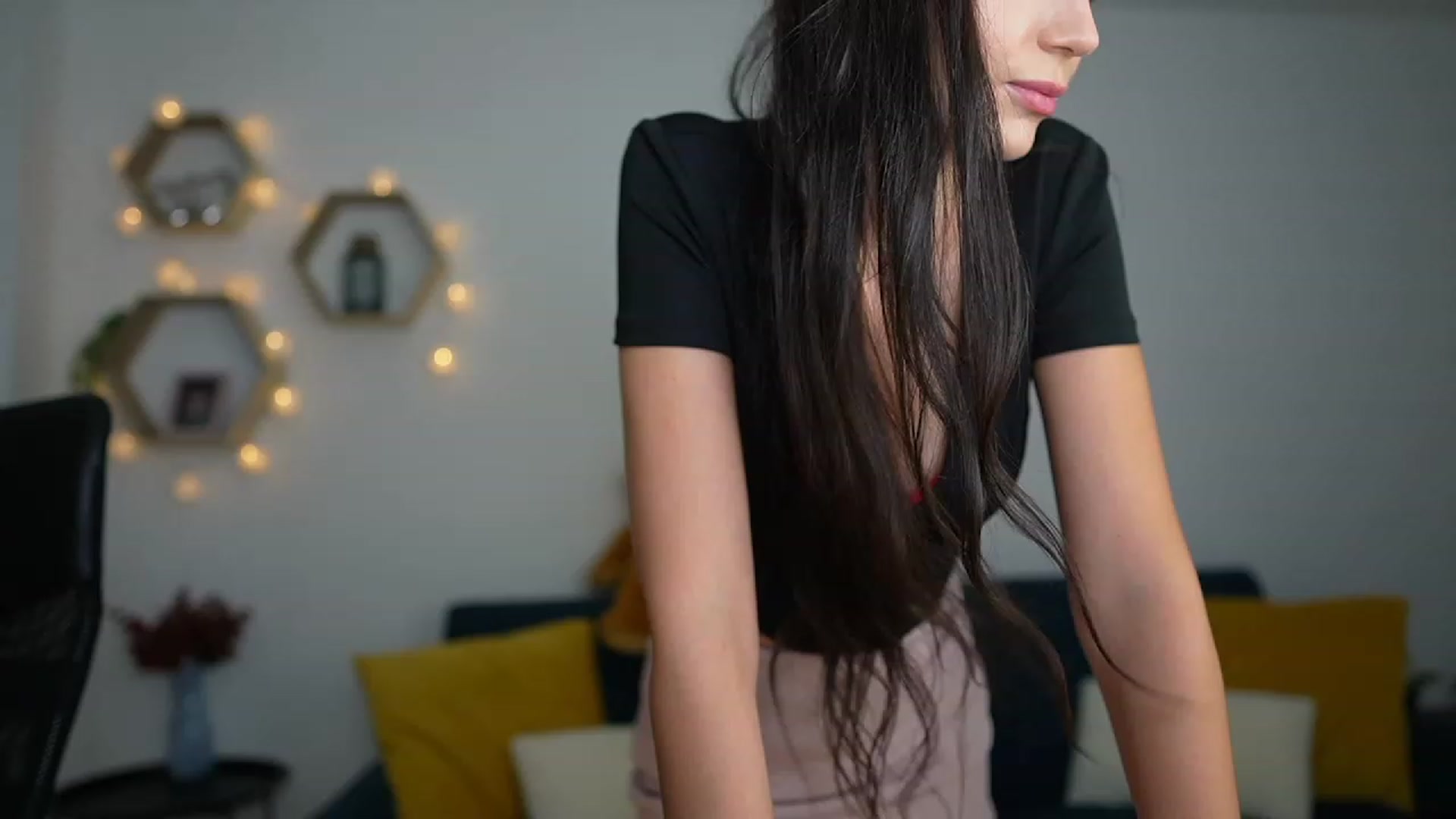 Gallery image thumbnail from Julia_W's myfreecams stream on, 09/27/2023, 20:59 image 2 of 20