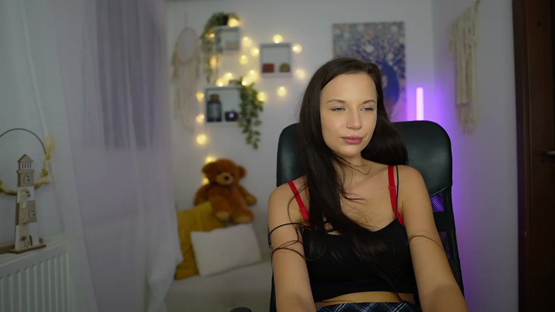 Gallery image thumbnail from Julia_W's myfreecams stream on, 10/23/2023, 18:54 image 7 of 20