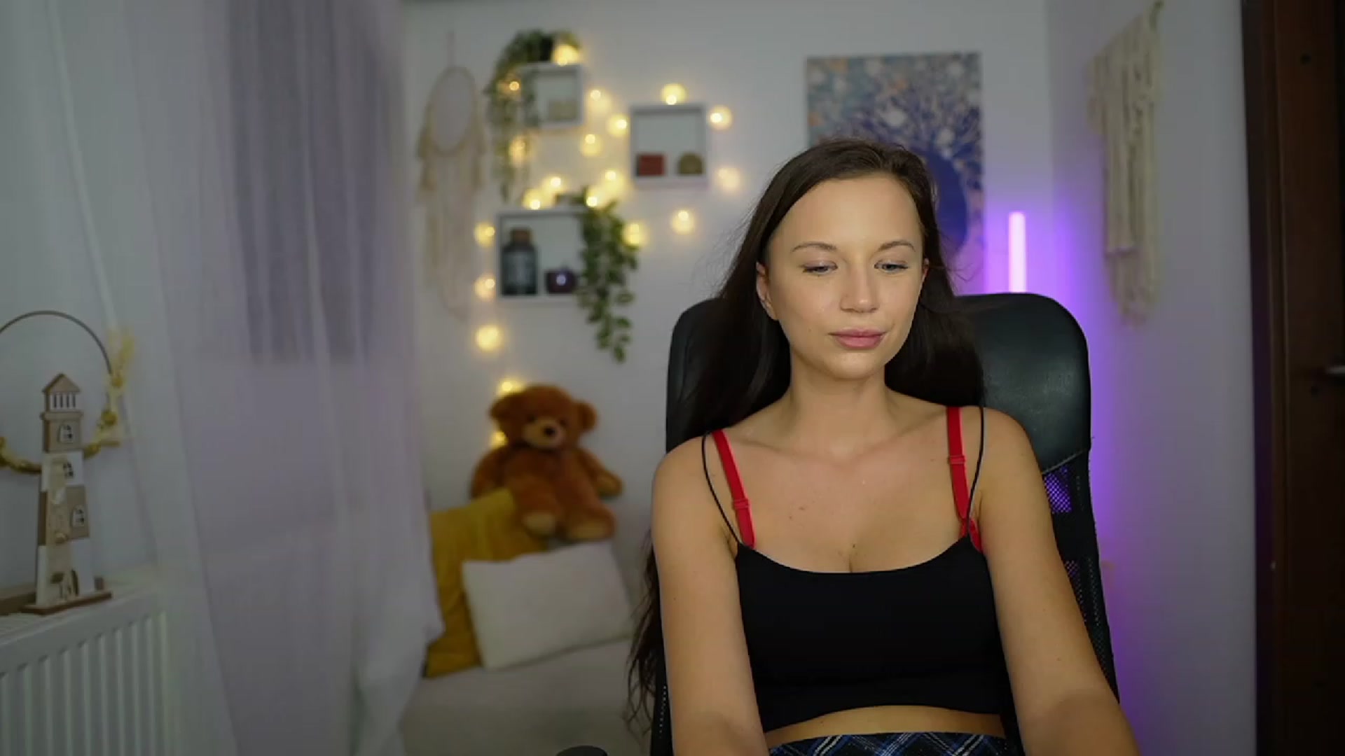 Gallery image thumbnail from Julia_W's myfreecams stream on, 10/23/2023, 18:54 image 10 of 20