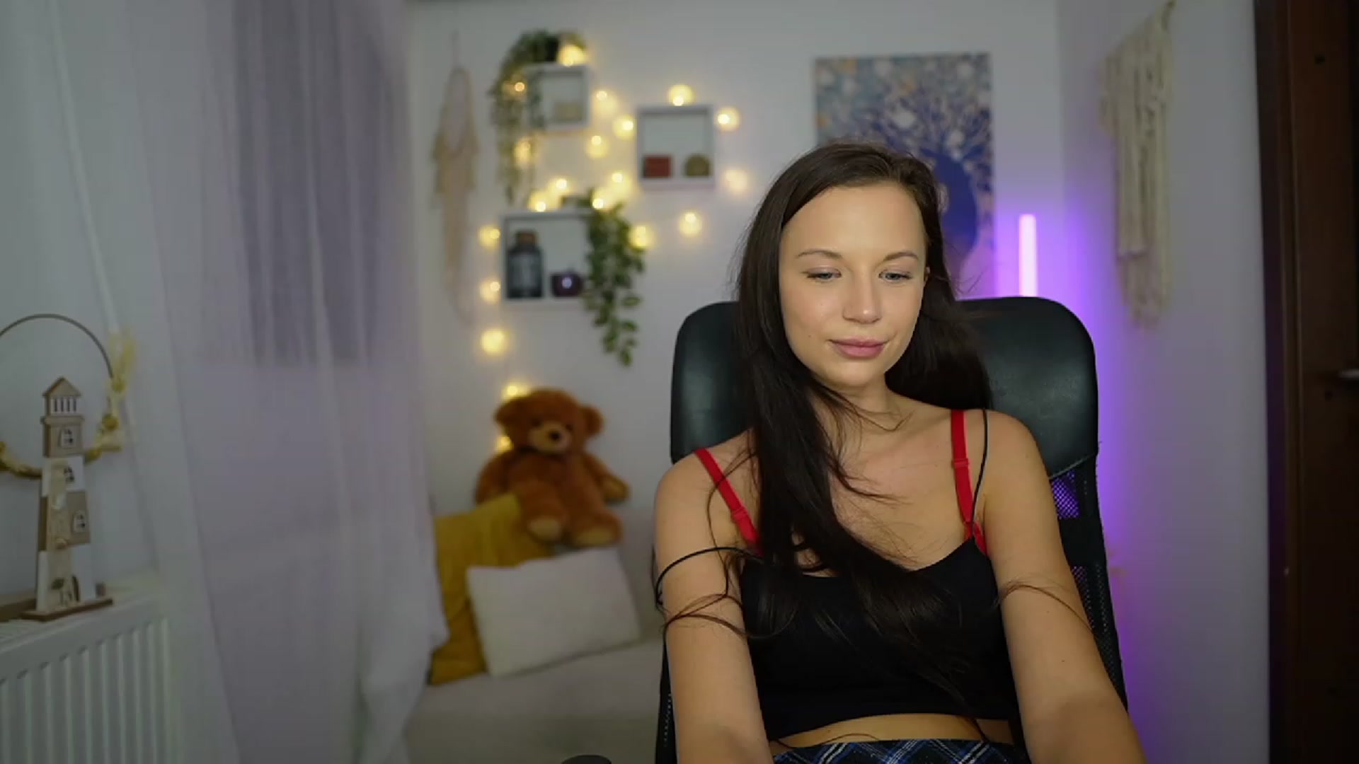 Gallery image thumbnail from Julia_W's myfreecams stream on, 10/23/2023, 18:54 image 9 of 20
