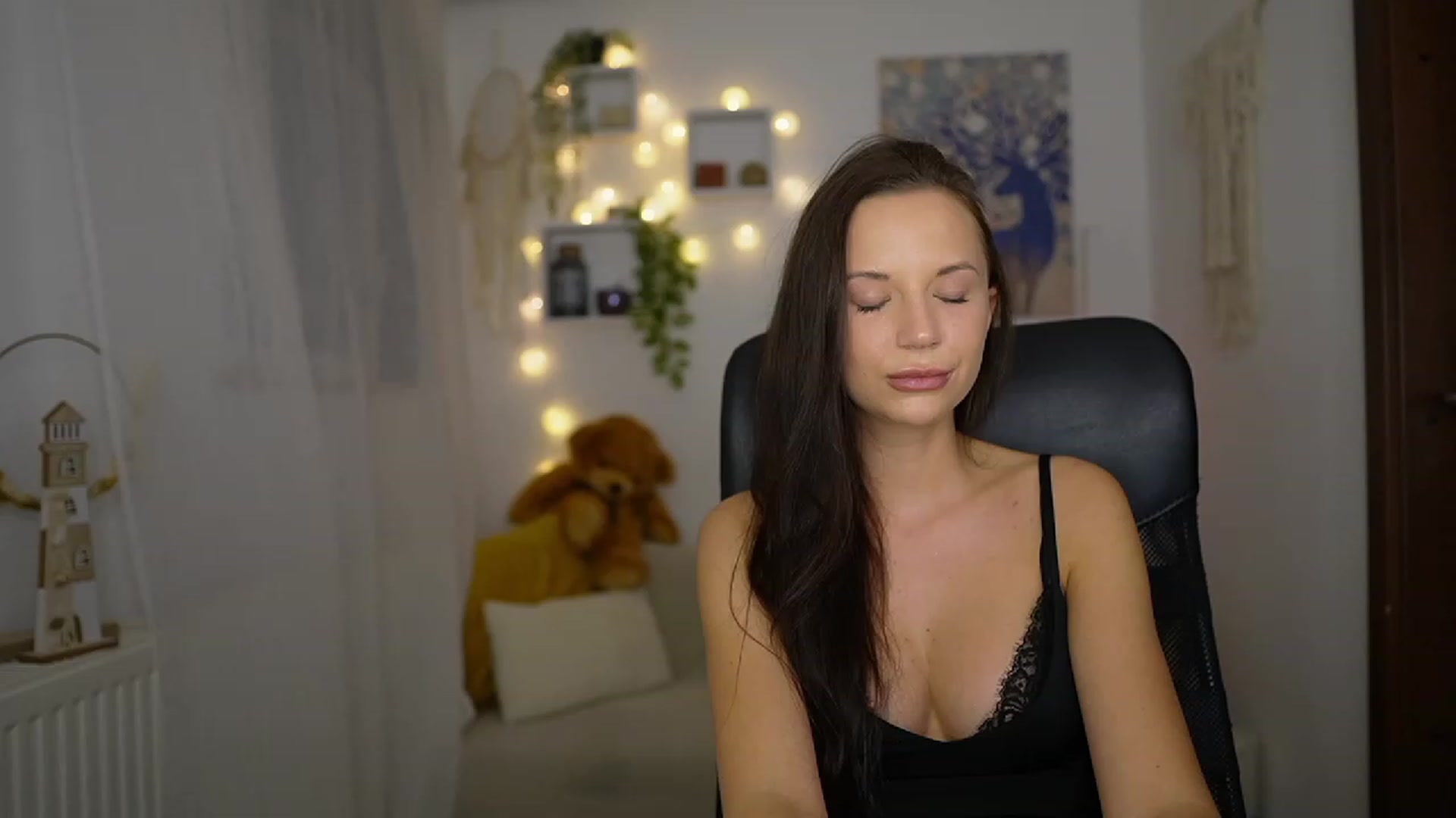 Gallery image thumbnail from Julia_W's myfreecams stream on, 10/24/2023, 19:27 image 19 of 20