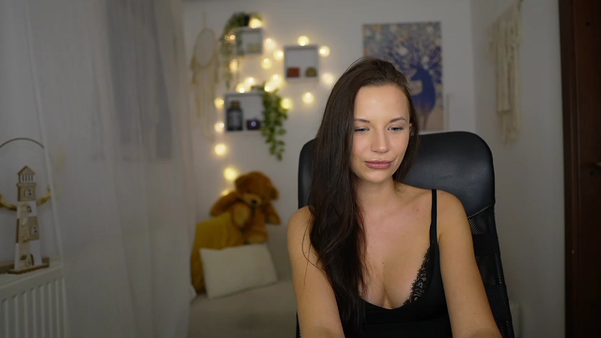 Gallery image thumbnail from Julia_W's myfreecams stream on, 10/24/2023, 19:27 image 20 of 20