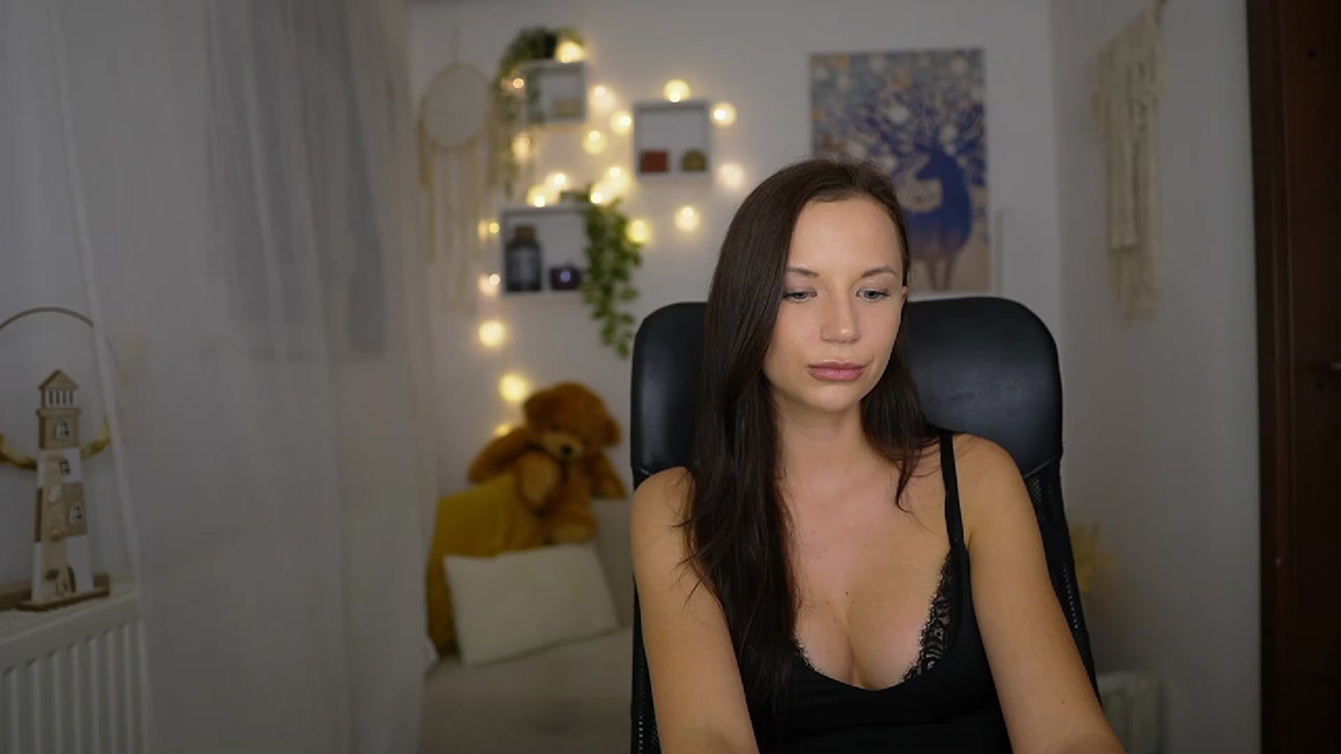 Gallery image thumbnail from Julia_W's myfreecams stream on, 10/24/2023, 19:27 image 10 of 20