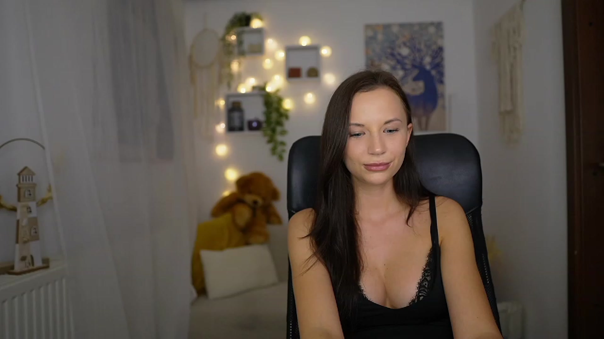 Gallery image thumbnail from Julia_W's myfreecams stream on, 10/24/2023, 19:27 image 9 of 20