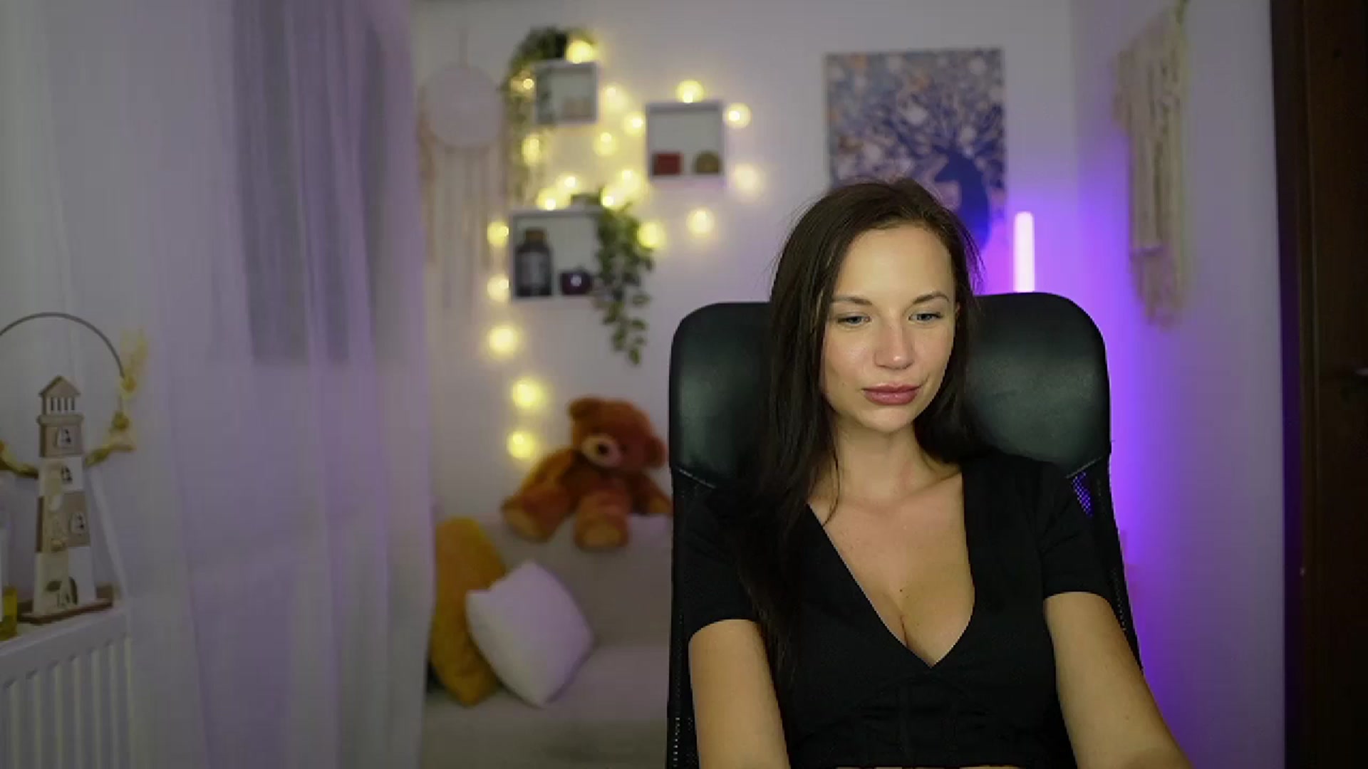 Gallery image thumbnail from Julia_W's myfreecams stream on, 10/26/2023, 22:37 image 12 of 20