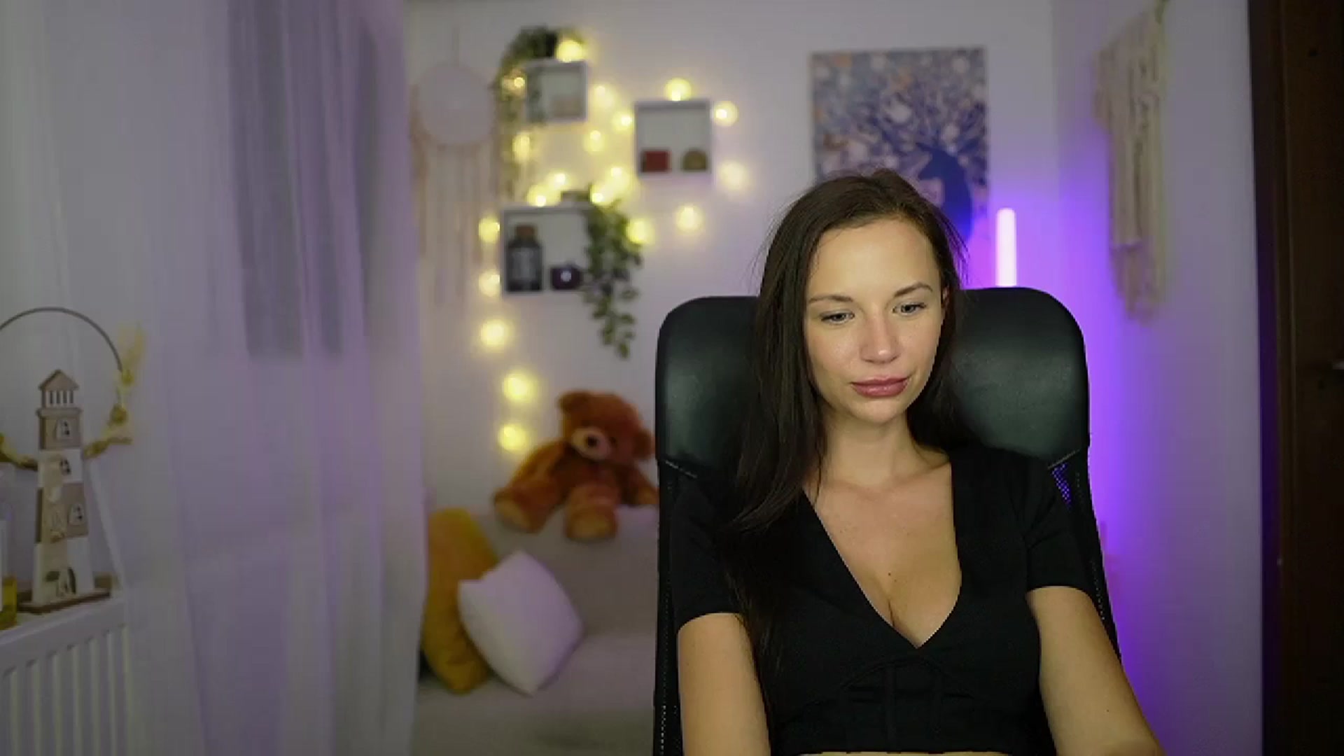 Gallery image thumbnail from Julia_W's myfreecams stream on, 10/26/2023, 22:37 image 11 of 20