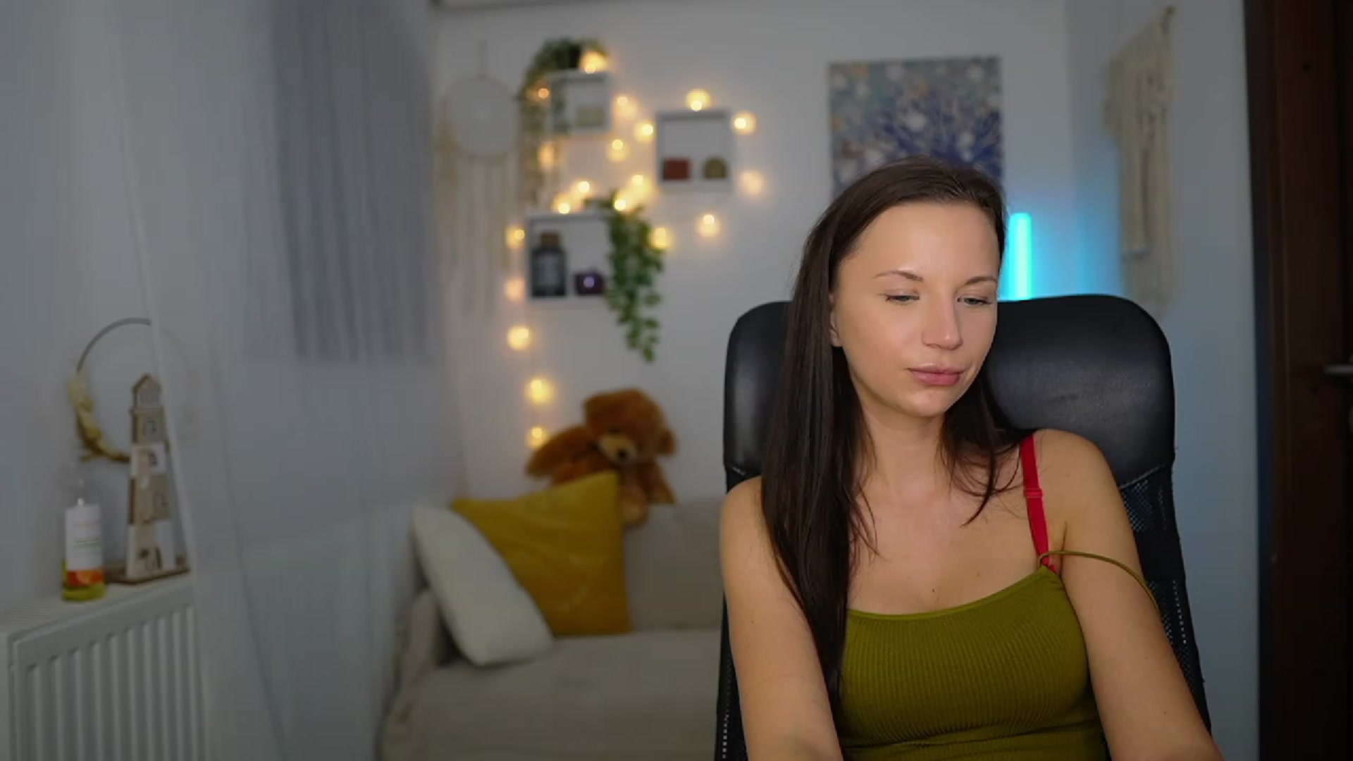 Gallery image thumbnail from Julia_W's myfreecams stream on, 11/02/2023, 20:49 image 9 of 20