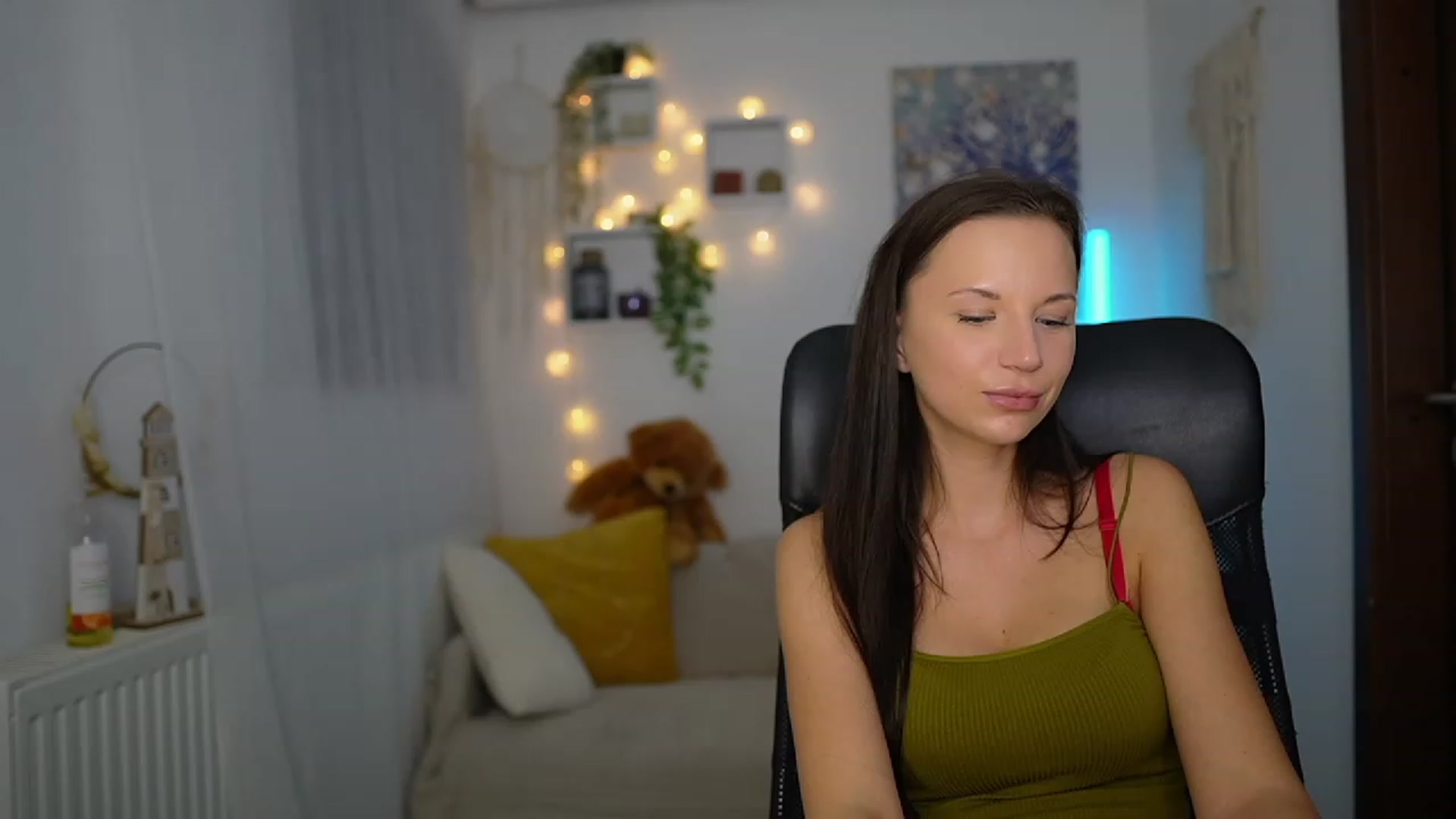 Gallery image thumbnail from Julia_W's myfreecams stream on, 11/02/2023, 20:49 image 10 of 20