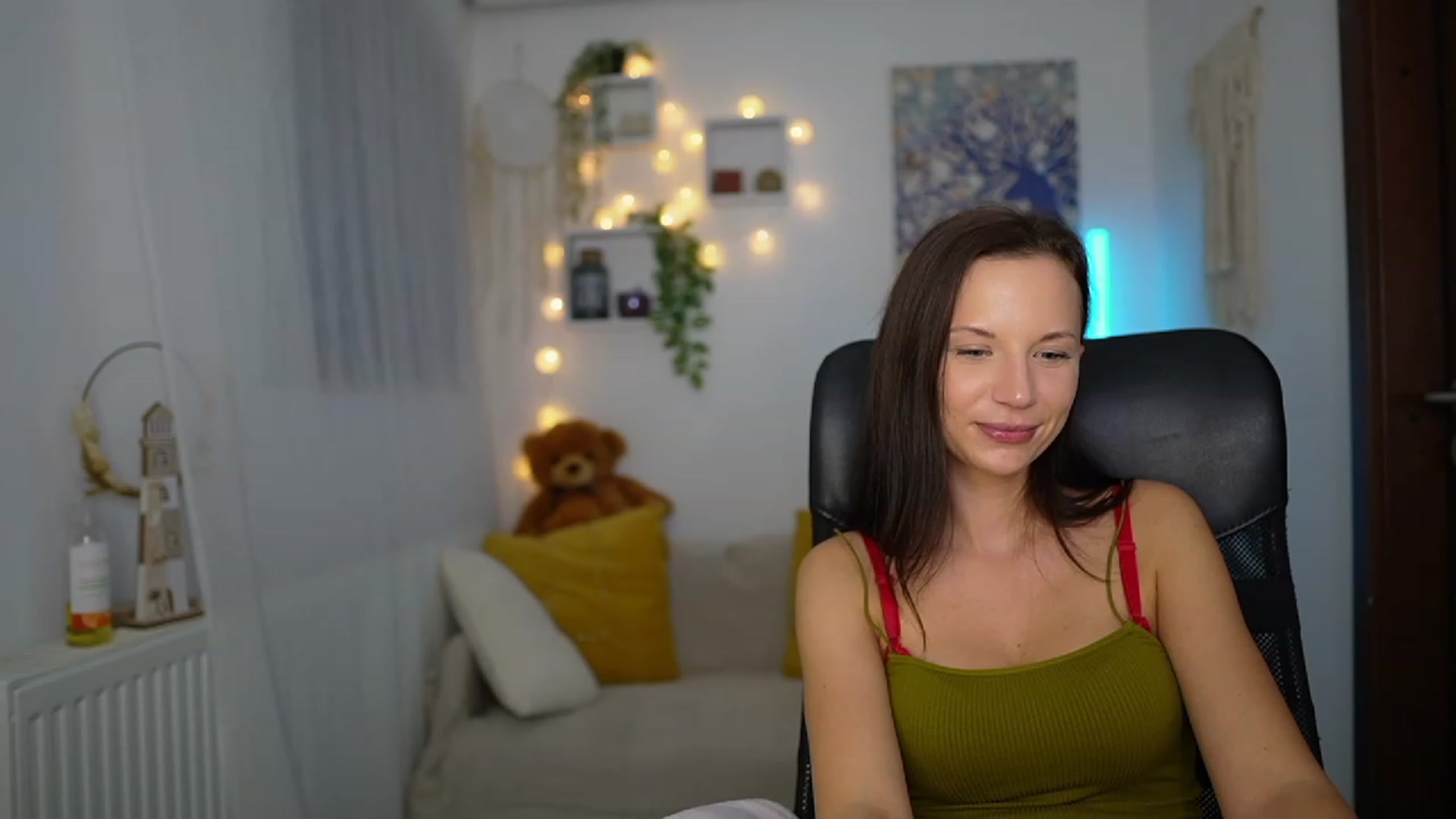 Gallery image thumbnail from Julia_W's myfreecams stream on, 11/02/2023, 22:21 image 10 of 20