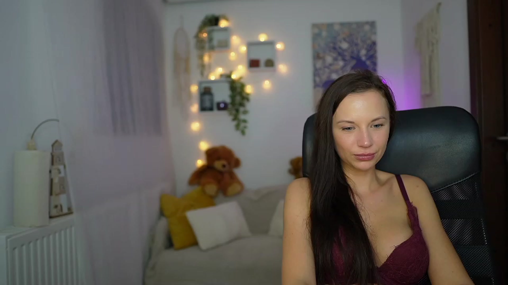 Gallery image thumbnail from Julia_W's myfreecams stream on, 11/06/2023, 22:36 image 16 of 20