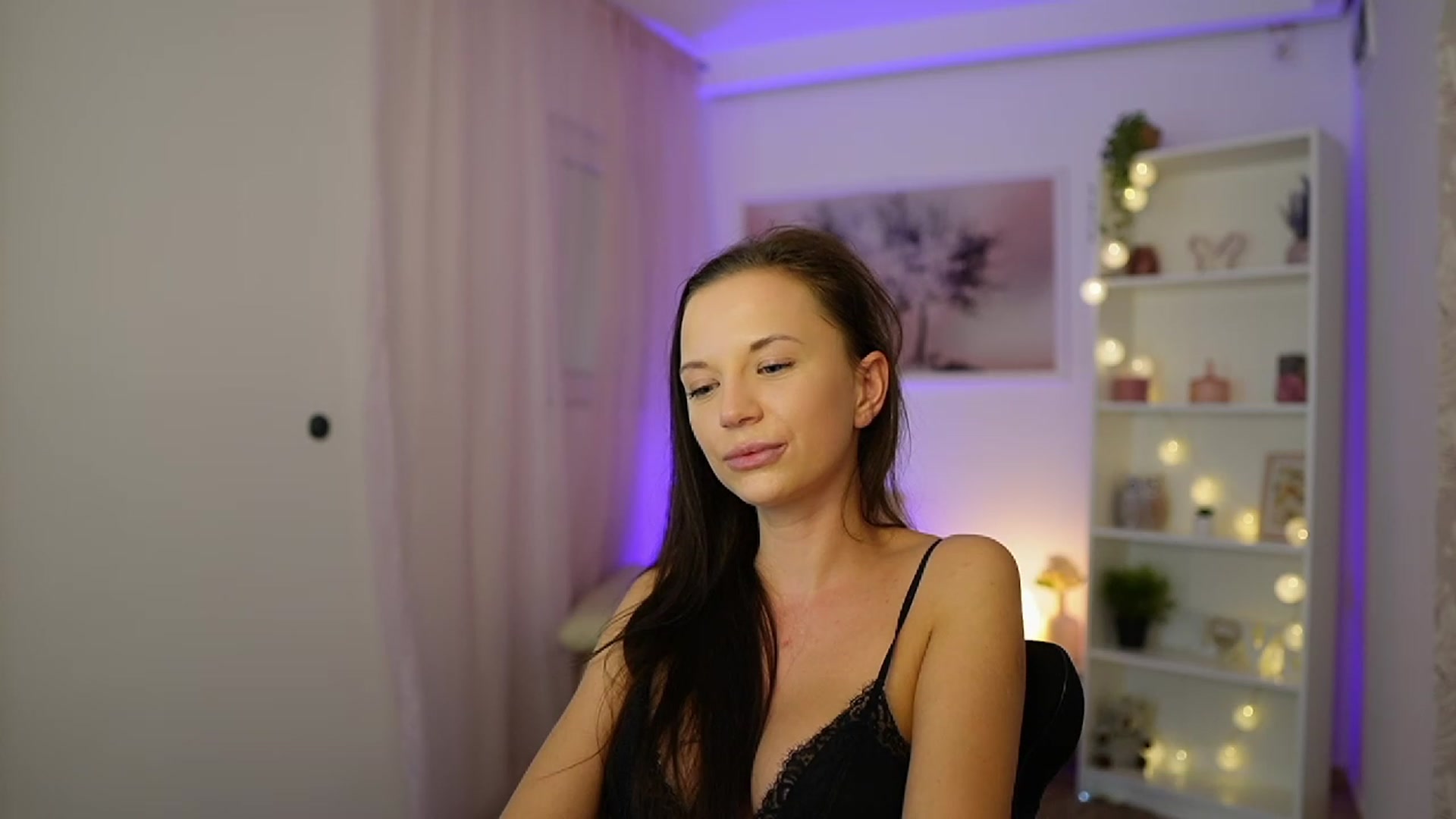 Gallery image thumbnail from Julia_W's myfreecams stream on, 11/13/2023, 16:18 image 16 of 20