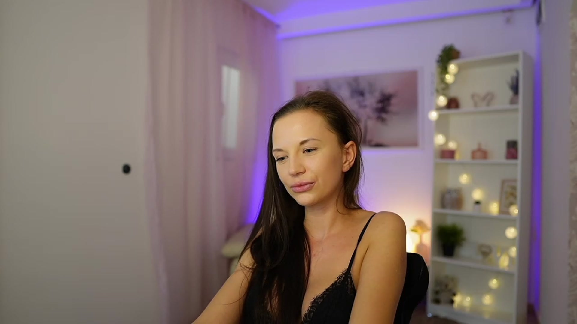 Gallery image thumbnail from Julia_W's myfreecams stream on, 11/13/2023, 16:18 image 18 of 20