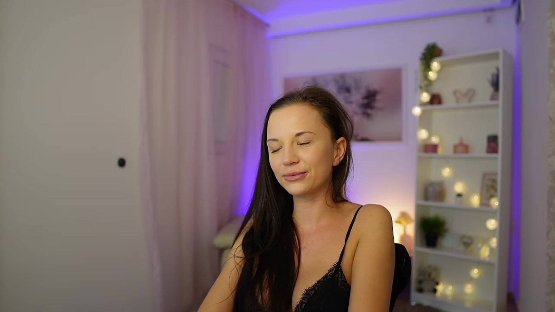 Gallery image thumbnail from Julia_W's myfreecams stream on, 11/13/2023, 16:18 image 17 of 20