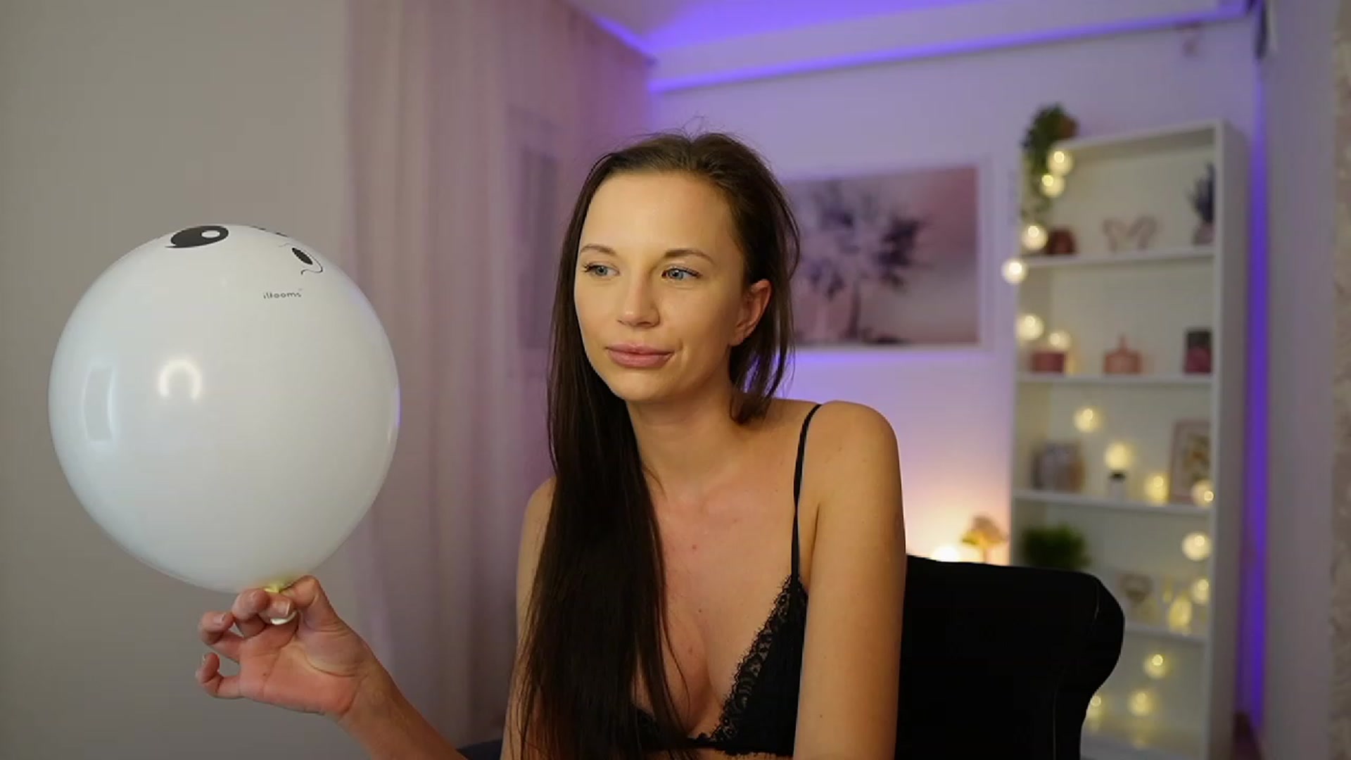 Gallery image thumbnail from Julia_W's myfreecams stream on, 11/13/2023, 16:18 image 11 of 20