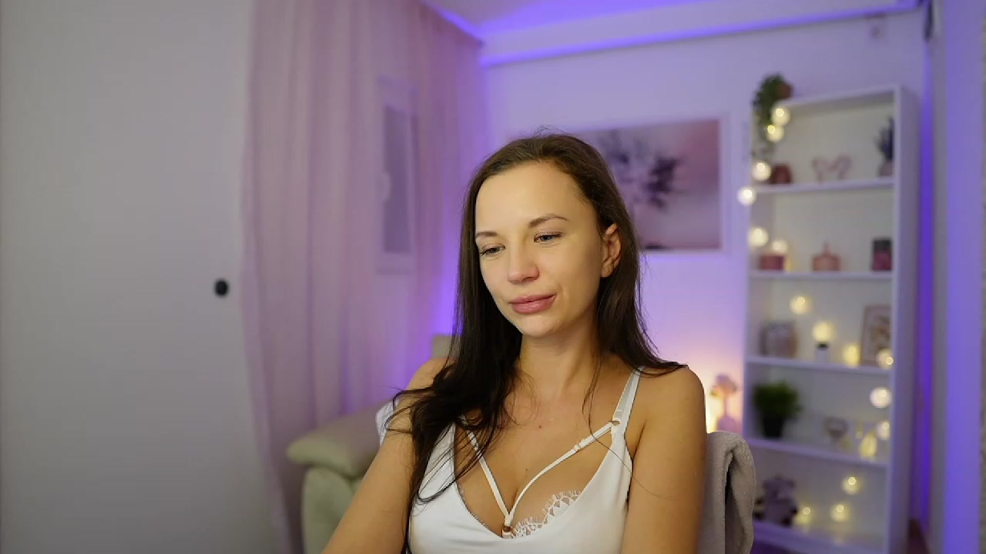 Gallery image thumbnail from Julia_W's myfreecams stream on, 11/15/2023, 15:22 image 5 of 20