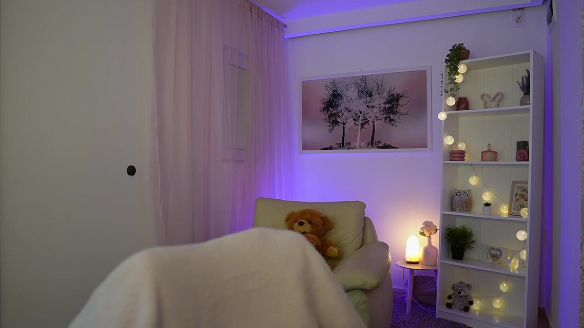 Gallery image thumbnail from Julia_W's myfreecams stream on, 11/15/2023, 19:08 image 17 of 20