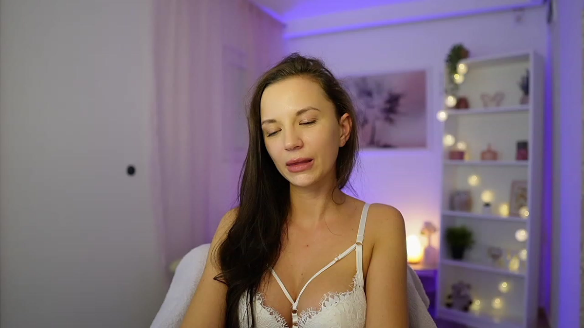 Gallery image thumbnail from Julia_W's myfreecams stream on, 11/15/2023, 19:08 image 11 of 20