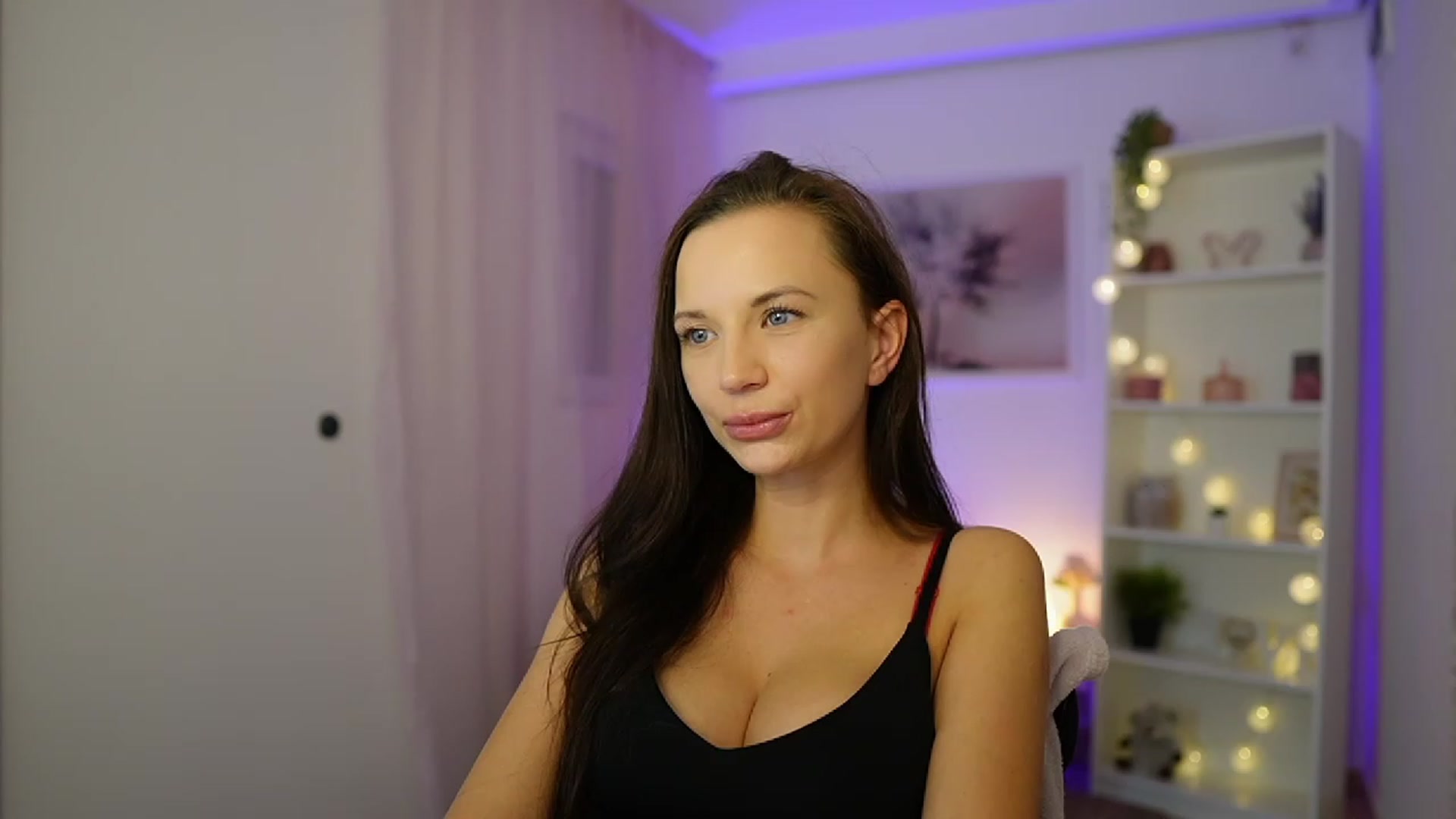 Gallery image thumbnail from Julia_W's myfreecams stream on, 11/16/2023, 16:03 image 11 of 20
