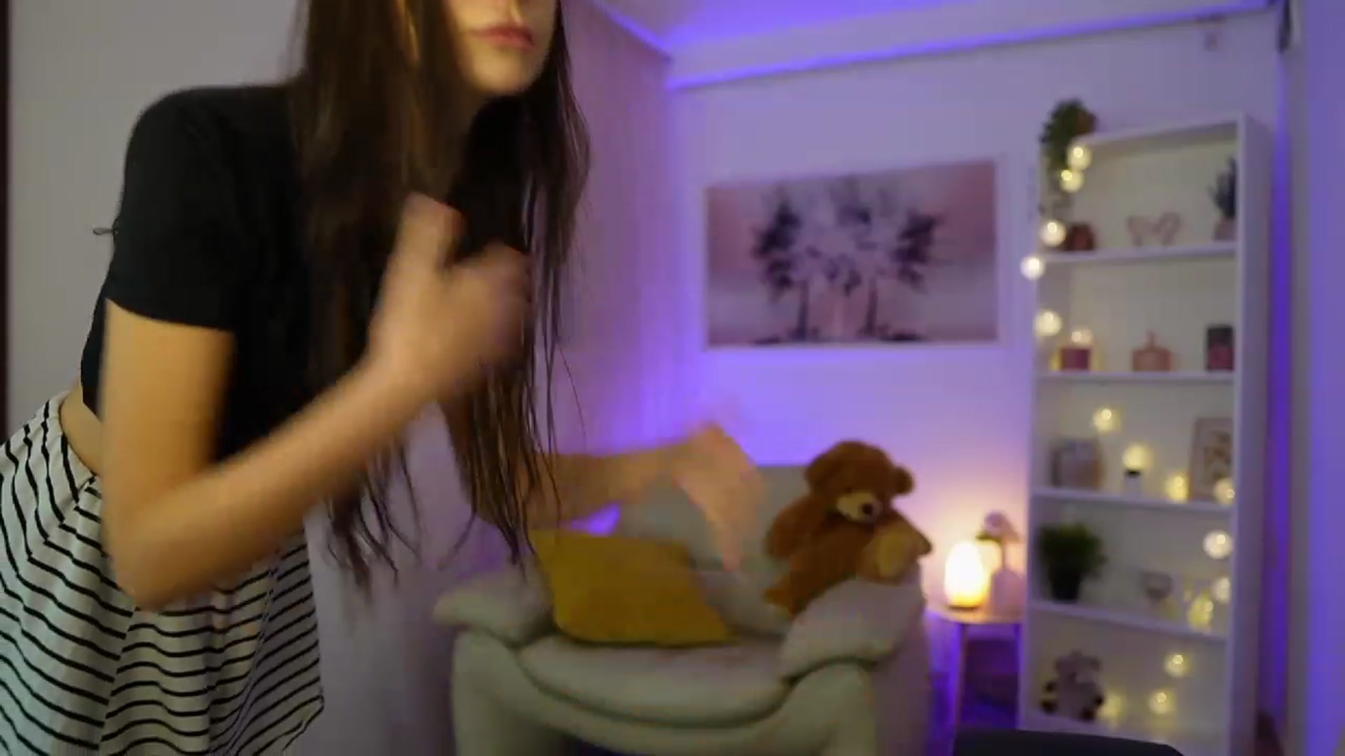 Gallery image thumbnail from Julia_W's myfreecams stream on, 11/20/2023, 18:56 image 4 of 20