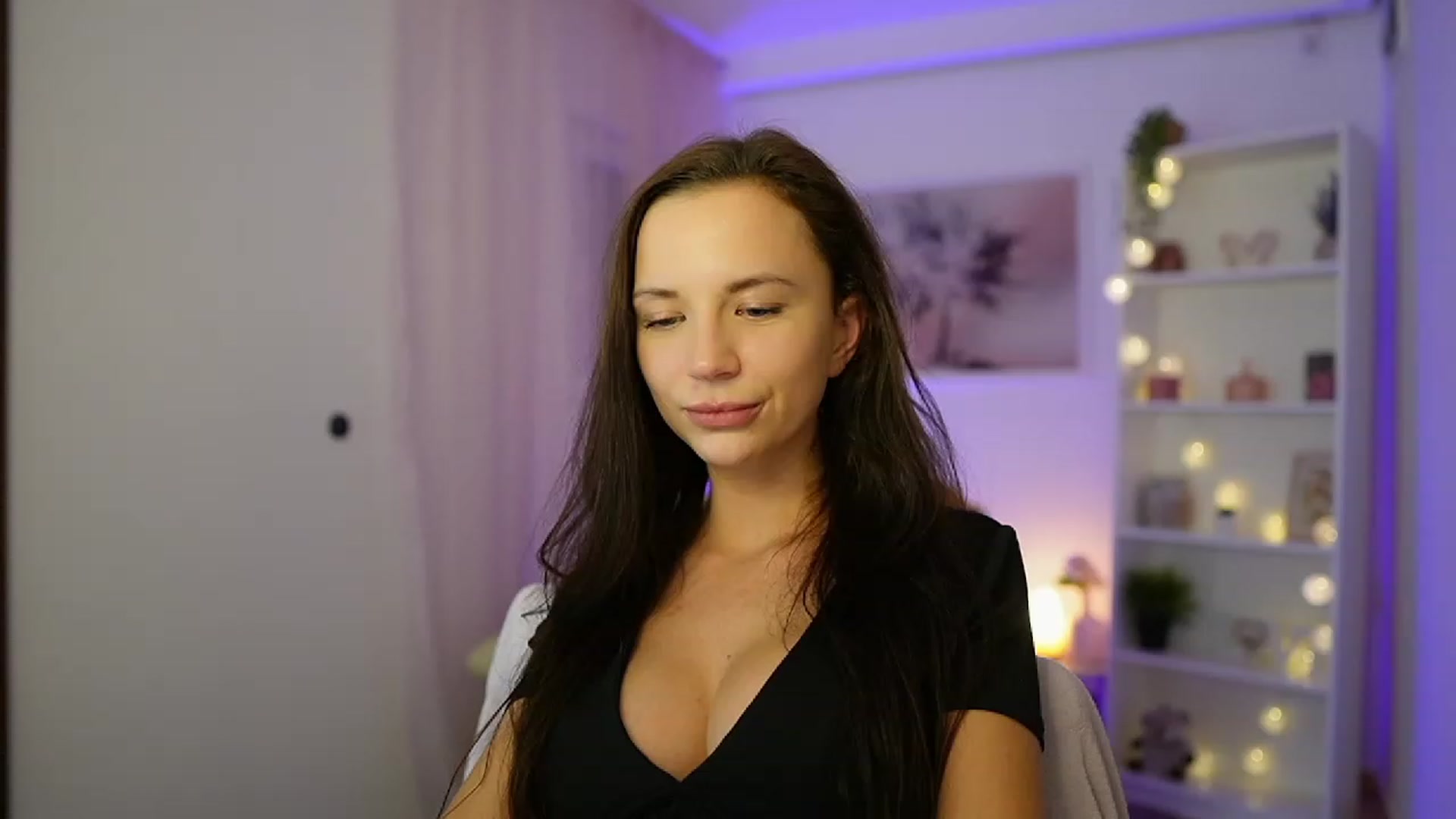 Gallery image thumbnail from Julia_W's myfreecams stream on, 11/20/2023, 18:56 image 1 of 20