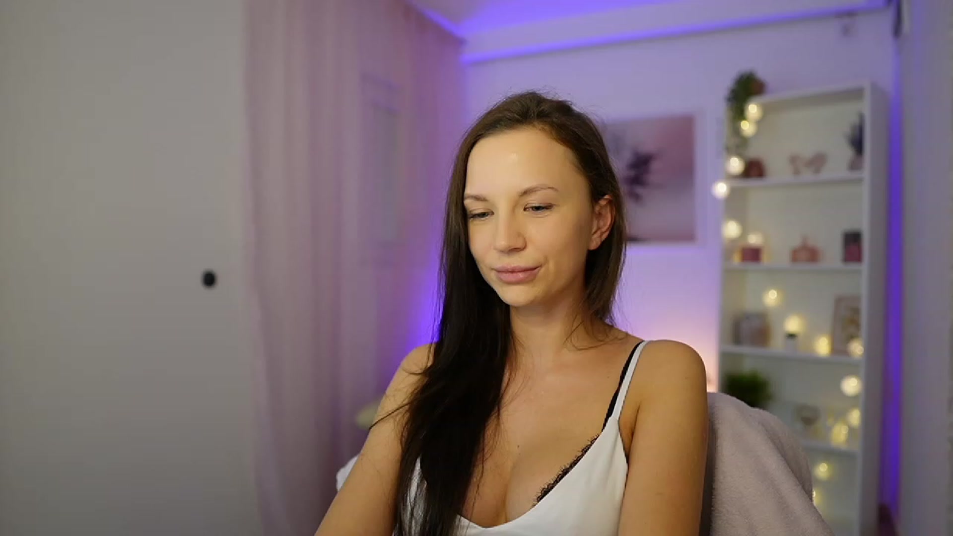 Gallery image thumbnail from Julia_W's myfreecams stream on, 11/23/2023, 15:14 image 2 of 20