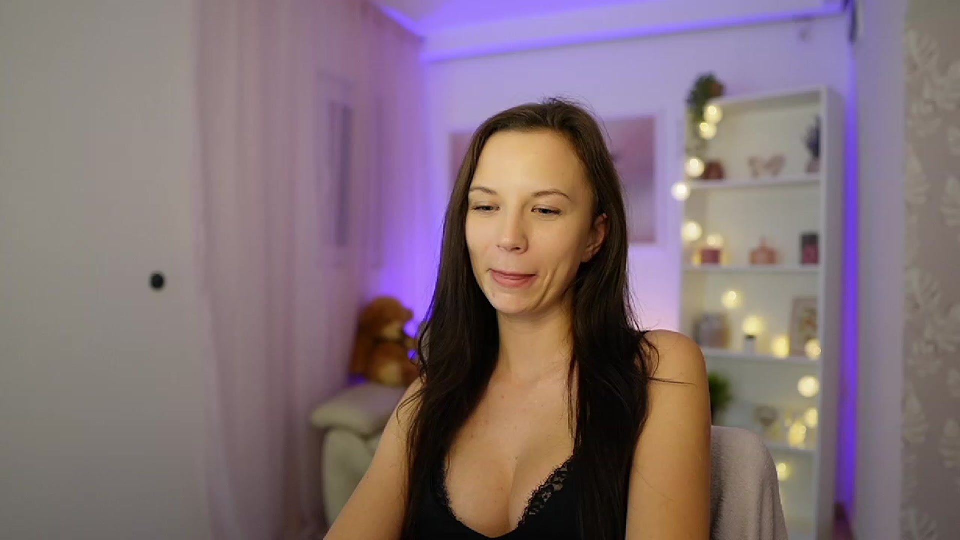 Gallery image thumbnail from Julia_W's myfreecams stream on, 11/27/2023, 17:33 image 1 of 20