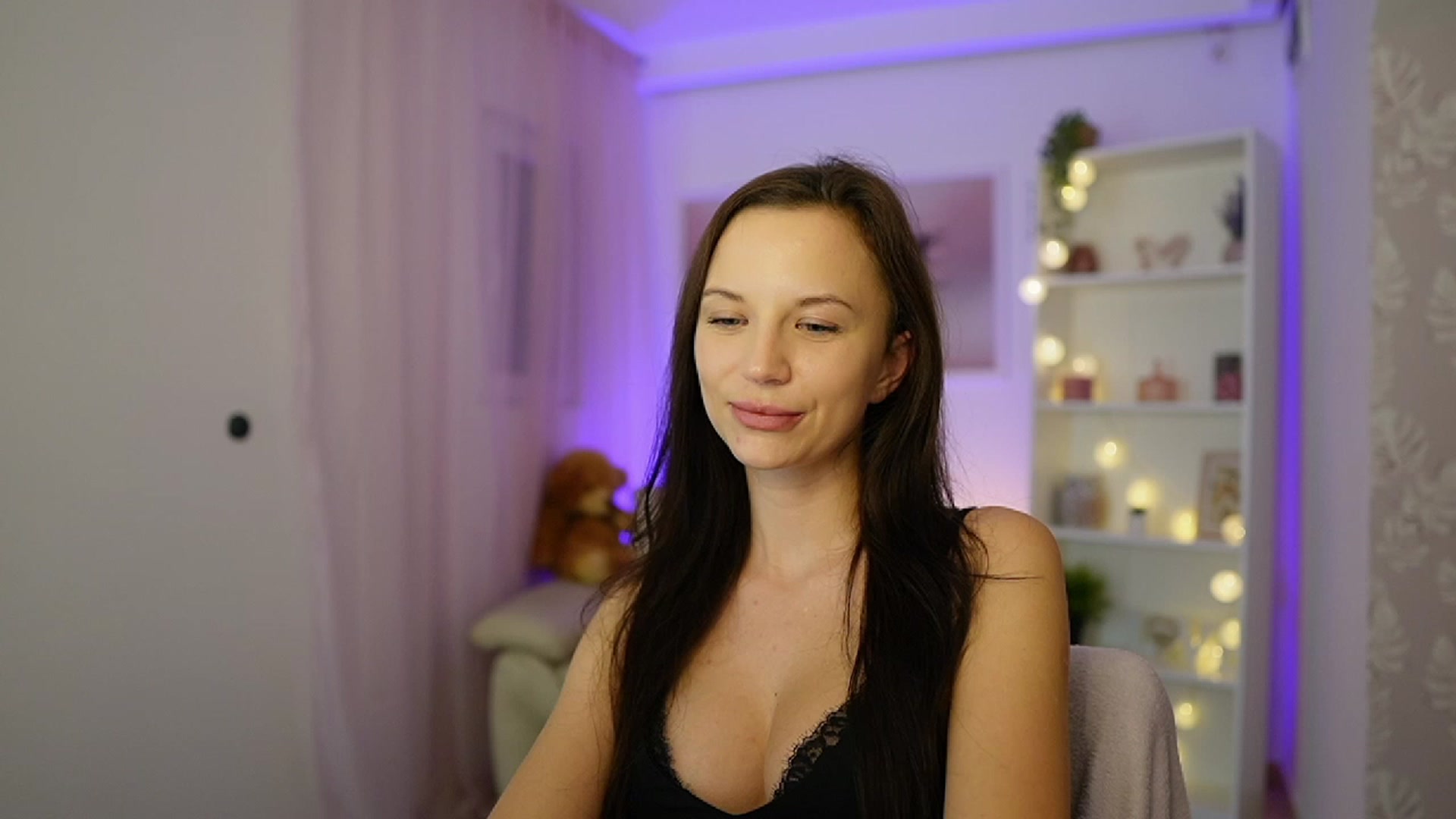 Gallery image thumbnail from Julia_W's myfreecams stream on, 11/27/2023, 17:33 image 18 of 20