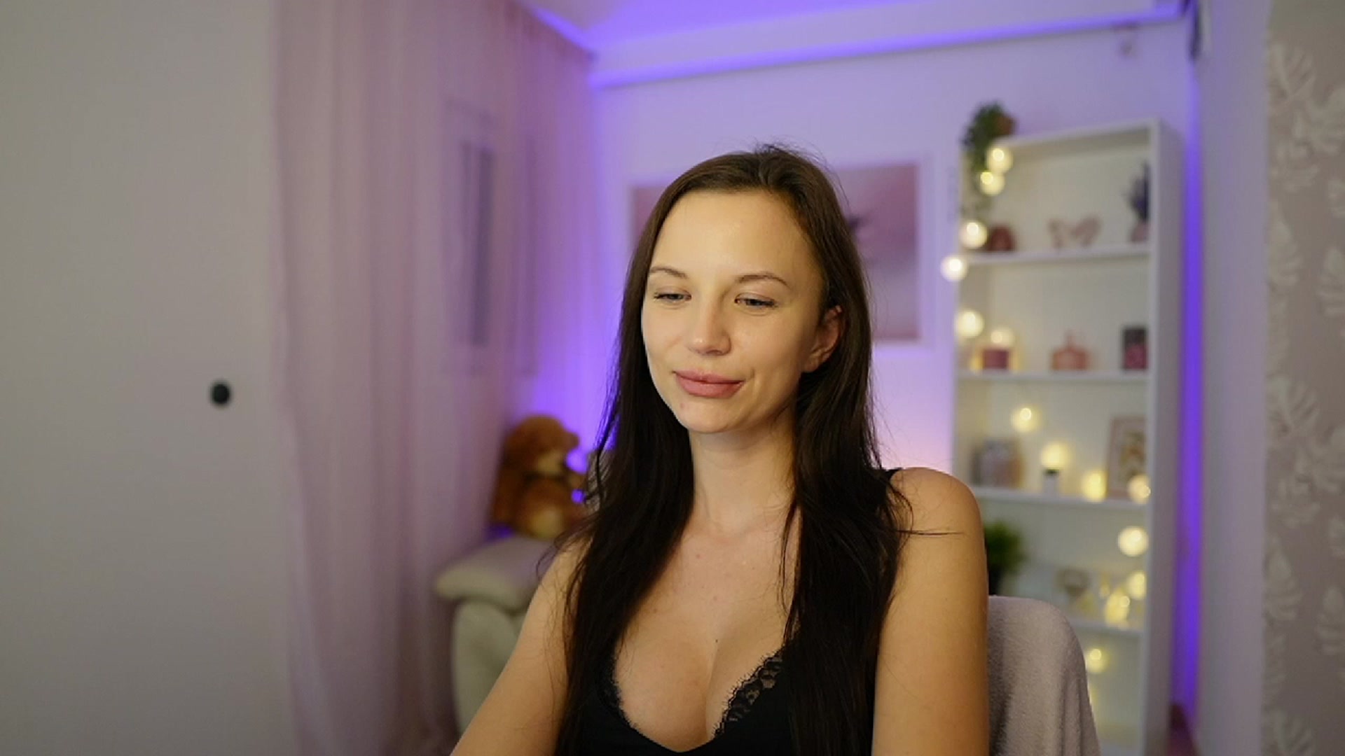 Gallery image thumbnail from Julia_W's myfreecams stream on, 11/27/2023, 17:33 image 8 of 20