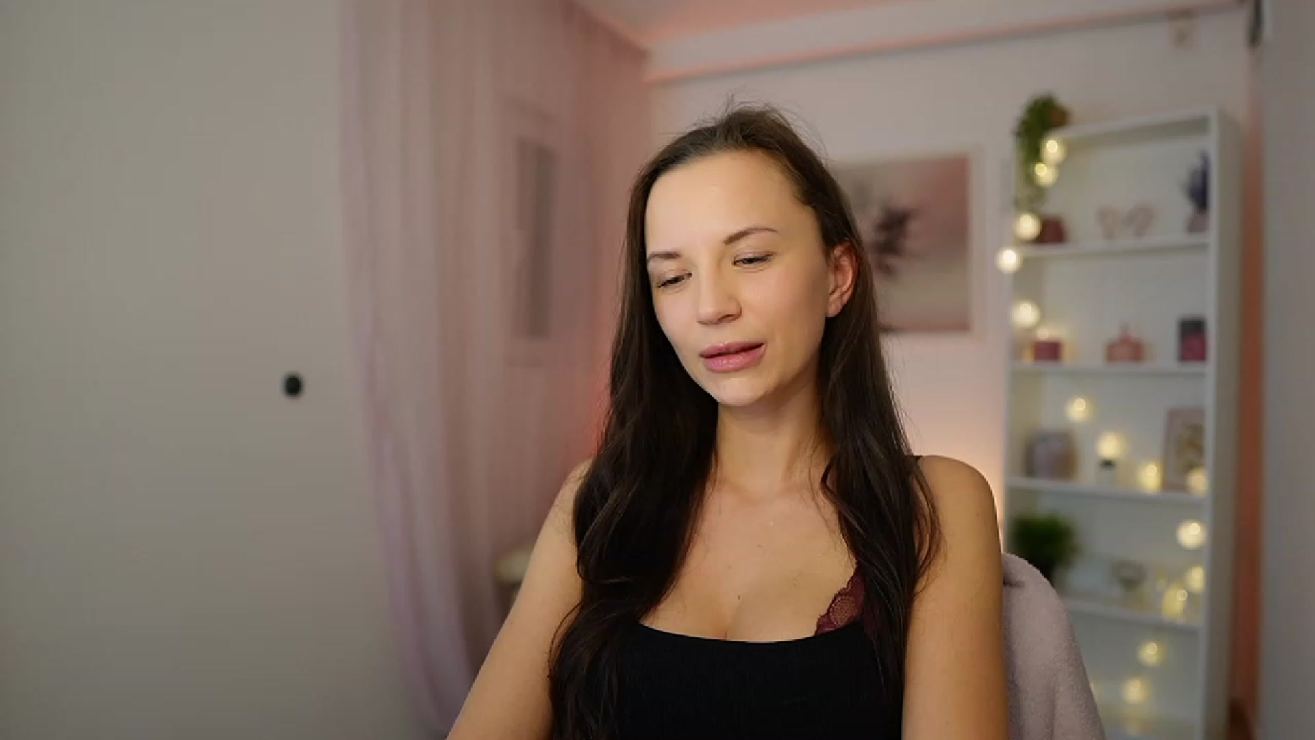 Gallery image thumbnail from Julia_W's myfreecams stream on, 12/06/2023, 15:00 image 17 of 20