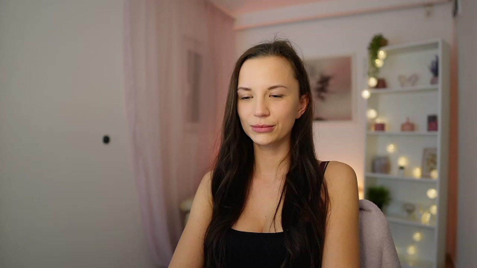 Gallery image thumbnail from Julia_W's myfreecams stream on, 12/06/2023, 15:00 image 14 of 20