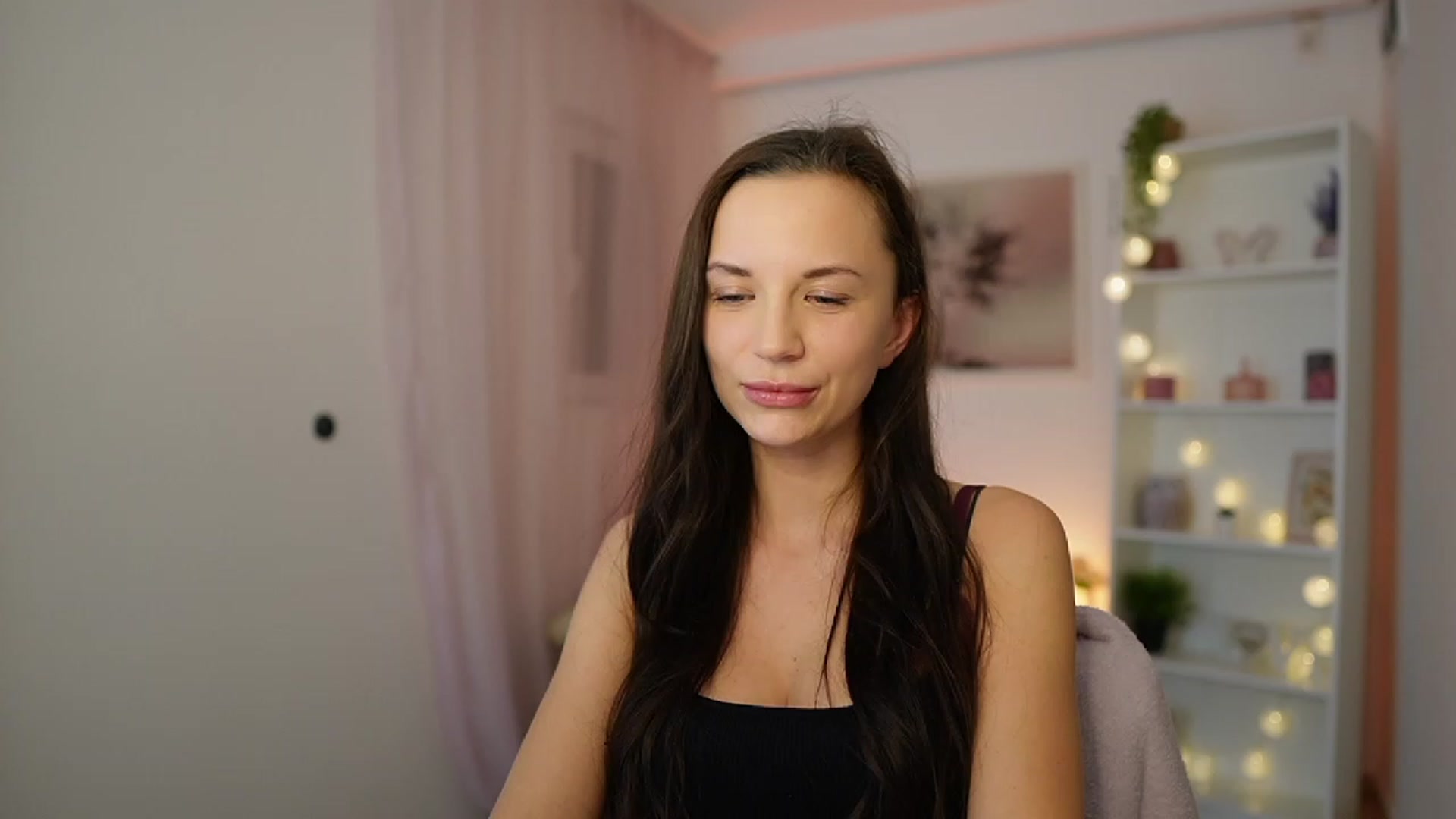 Gallery image thumbnail from Julia_W's myfreecams stream on, 12/06/2023, 15:00 image 12 of 20