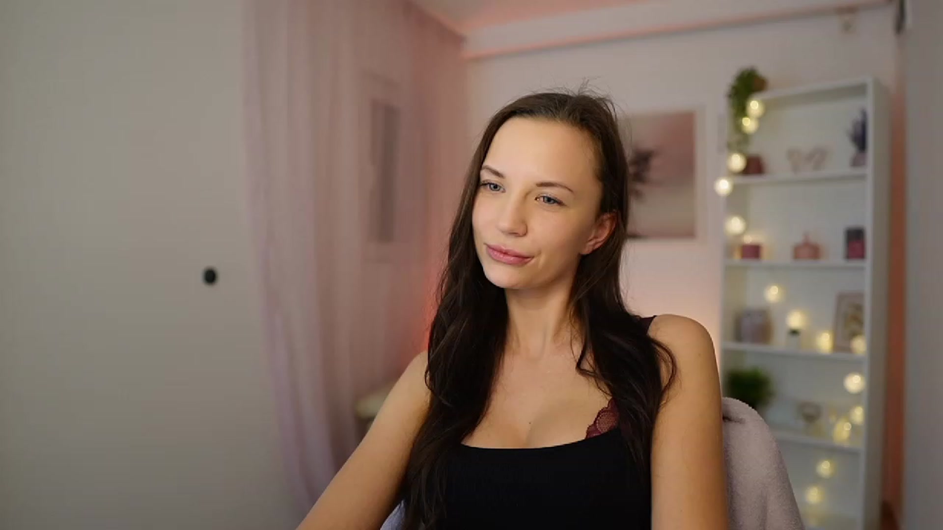 Gallery image thumbnail from Julia_W's myfreecams stream on, 12/06/2023, 15:00 image 19 of 20