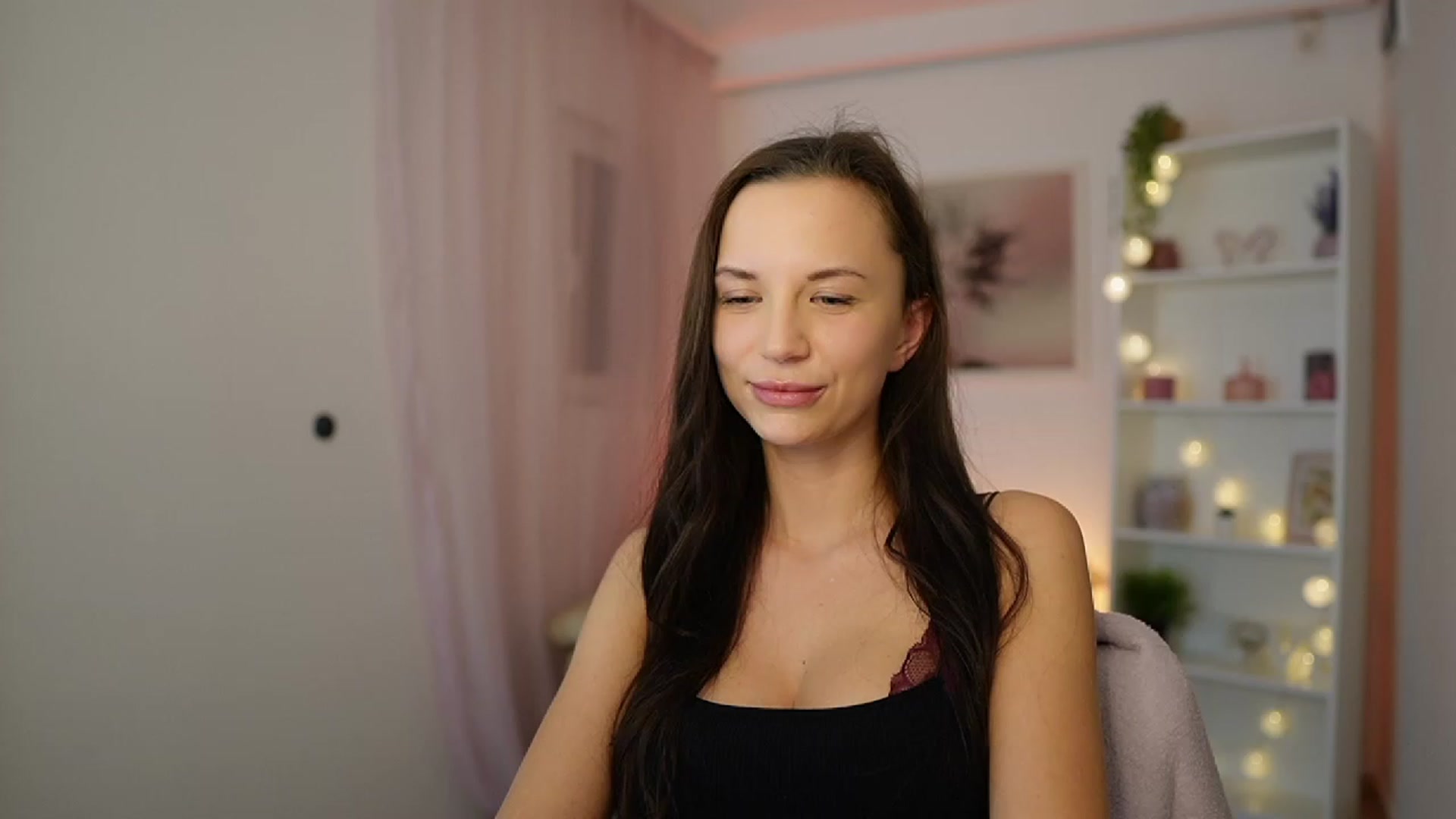 Gallery image thumbnail from Julia_W's myfreecams stream on, 12/06/2023, 15:00 image 18 of 20